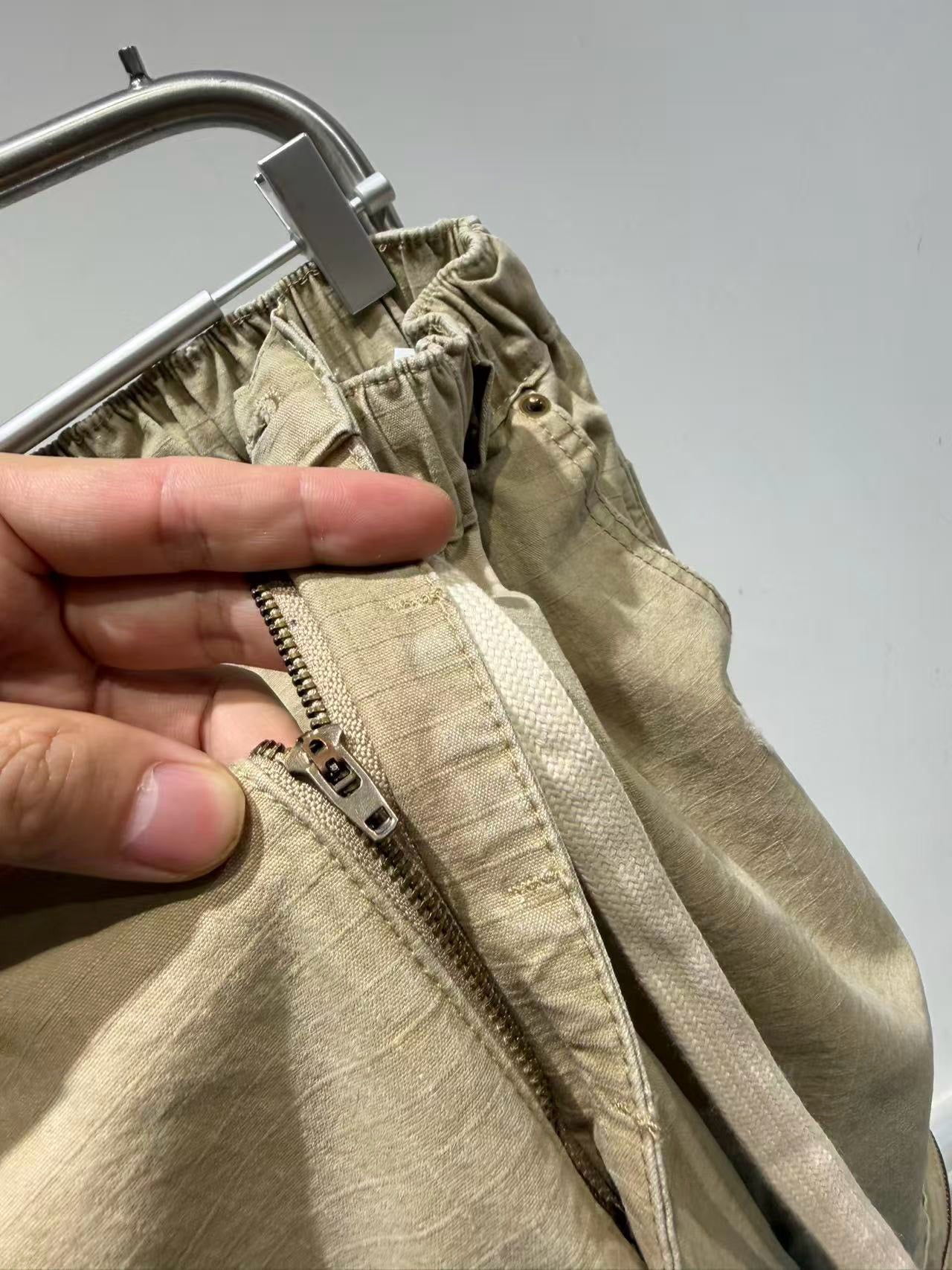 멀티포켓 카고 팬츠 (Multi-pocket cargo pants)