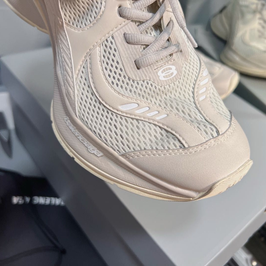 서킷스니커즈 (Circuit Sneakers)
