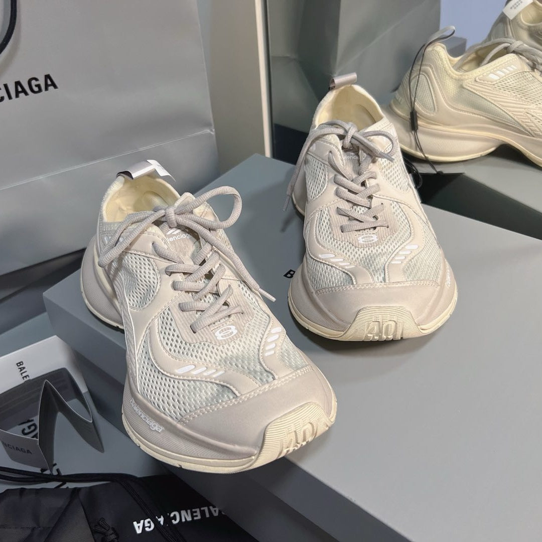 서킷스니커즈 (Circuit Sneakers)