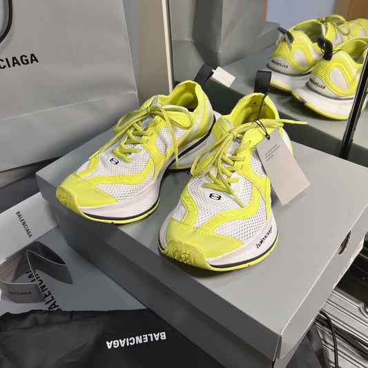 서킷스니커즈 (Circuit Sneakers)