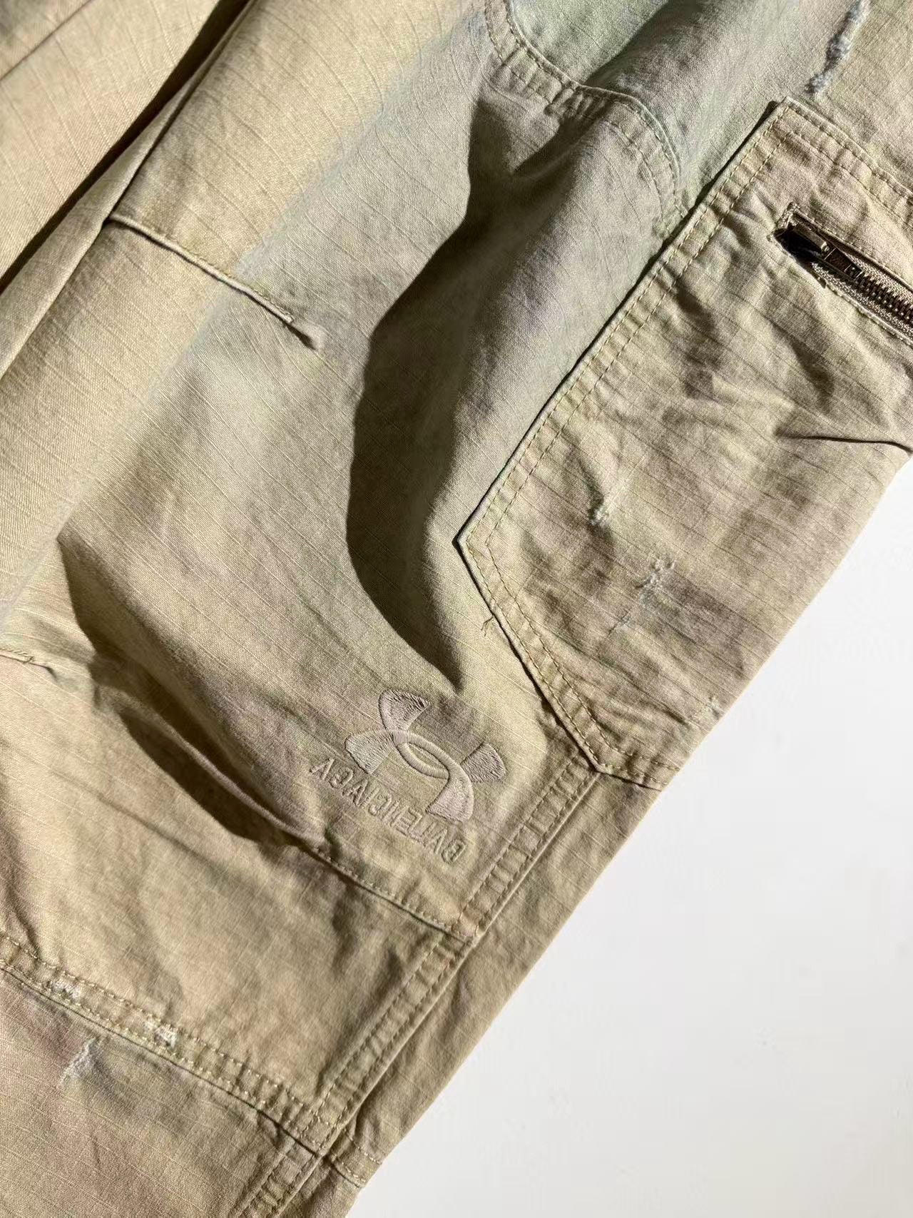 멀티포켓 카고 팬츠 (Multi-pocket cargo pants)