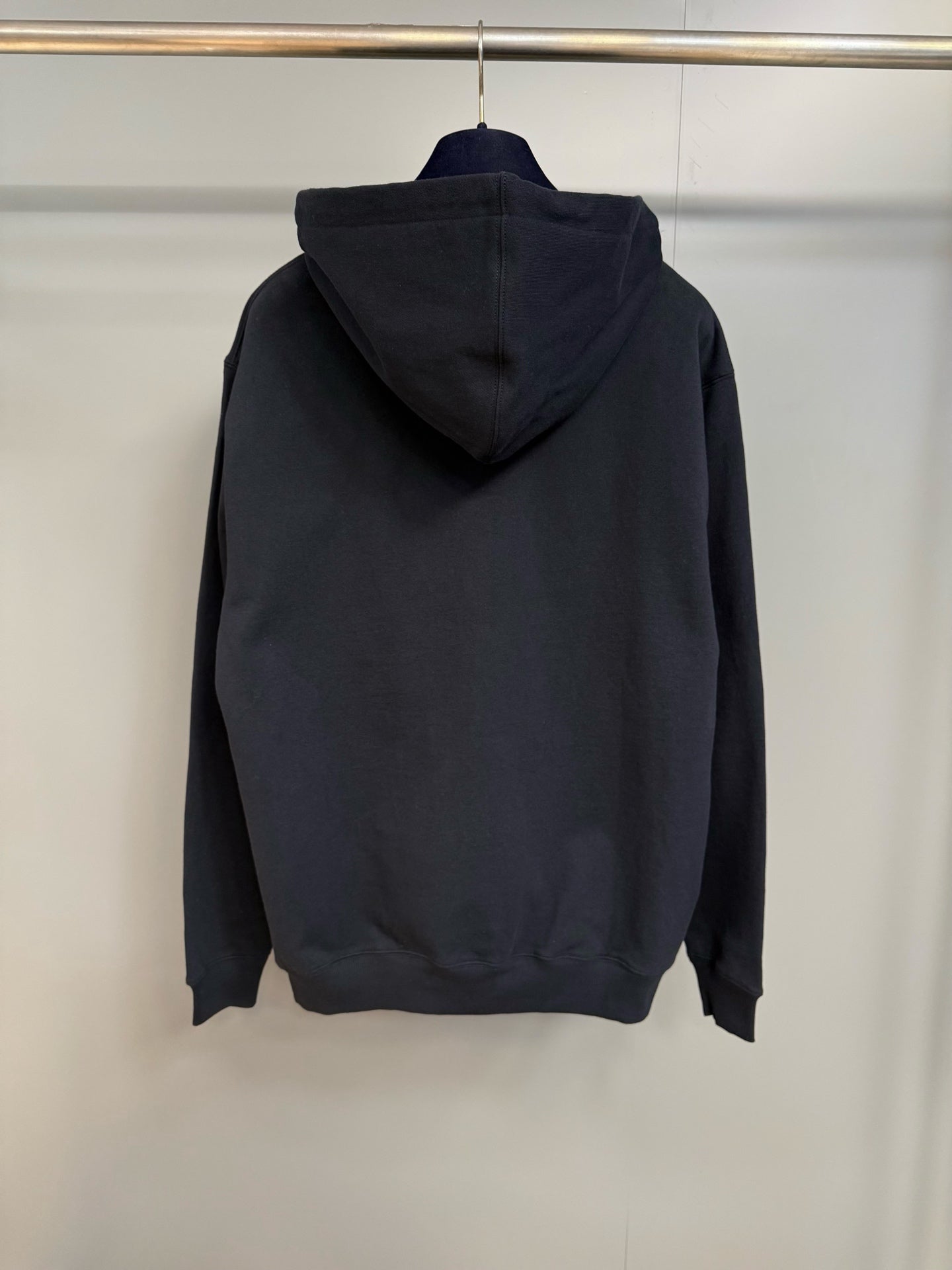 브러시드 후드 (brushed hood)