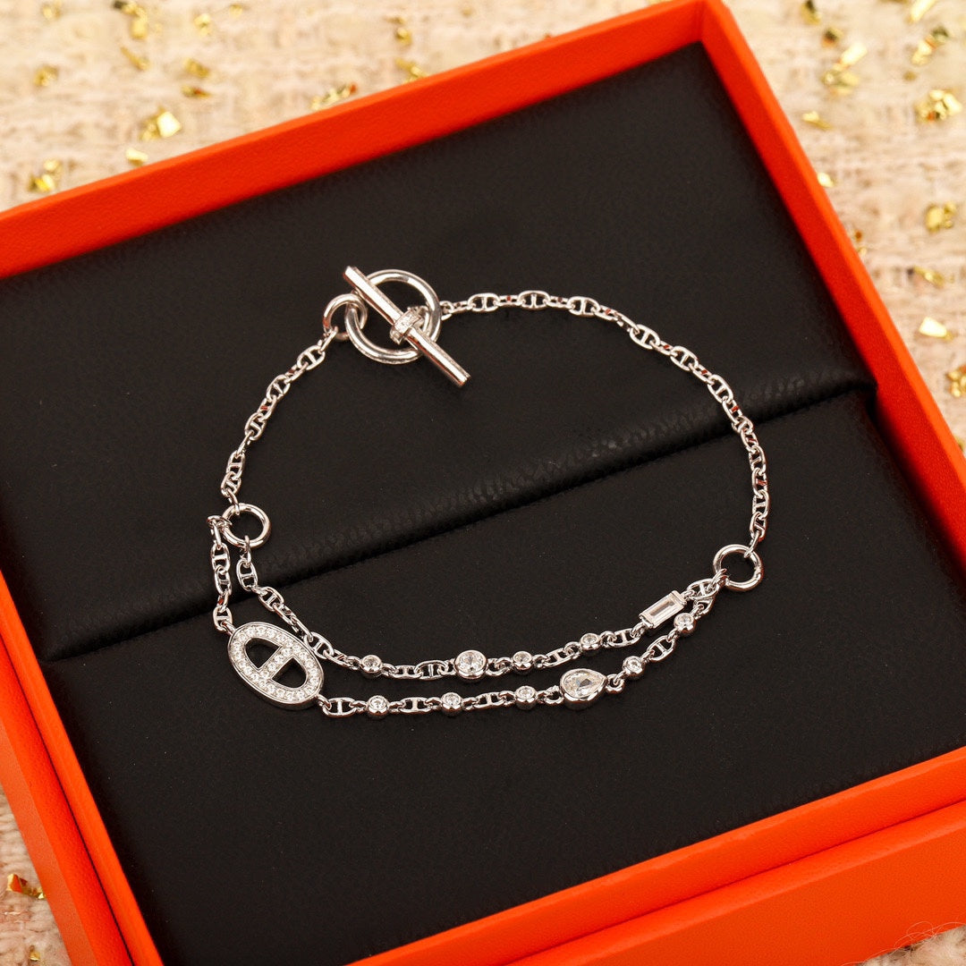 돼지코 팔찌 (pig nose bracelet)