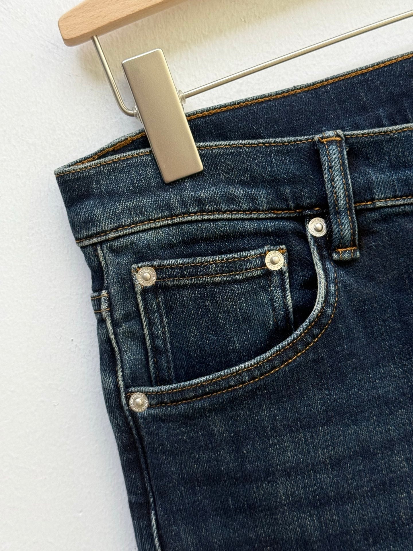 자수 5포켓 청바지 (5-pocket jeans)