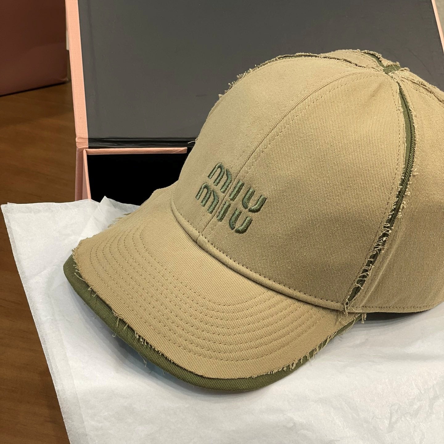 스티칭 볼캡 (Stitching ball cap)