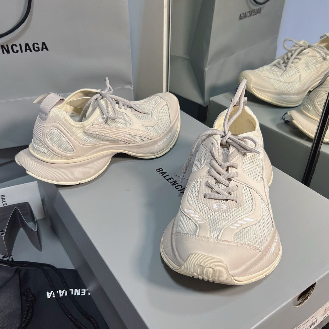 서킷스니커즈 (Circuit Sneakers)