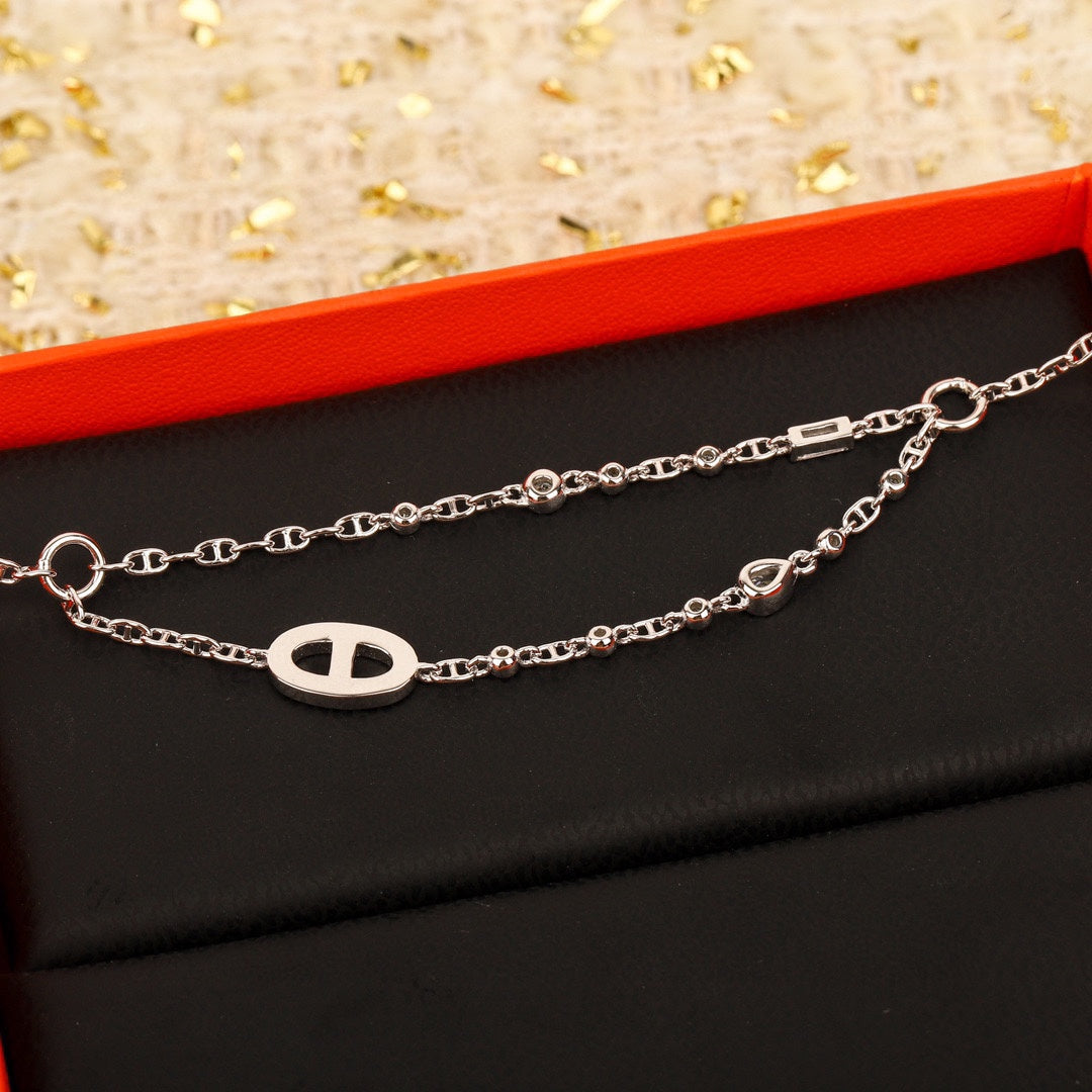 돼지코 팔찌 (pig nose bracelet)