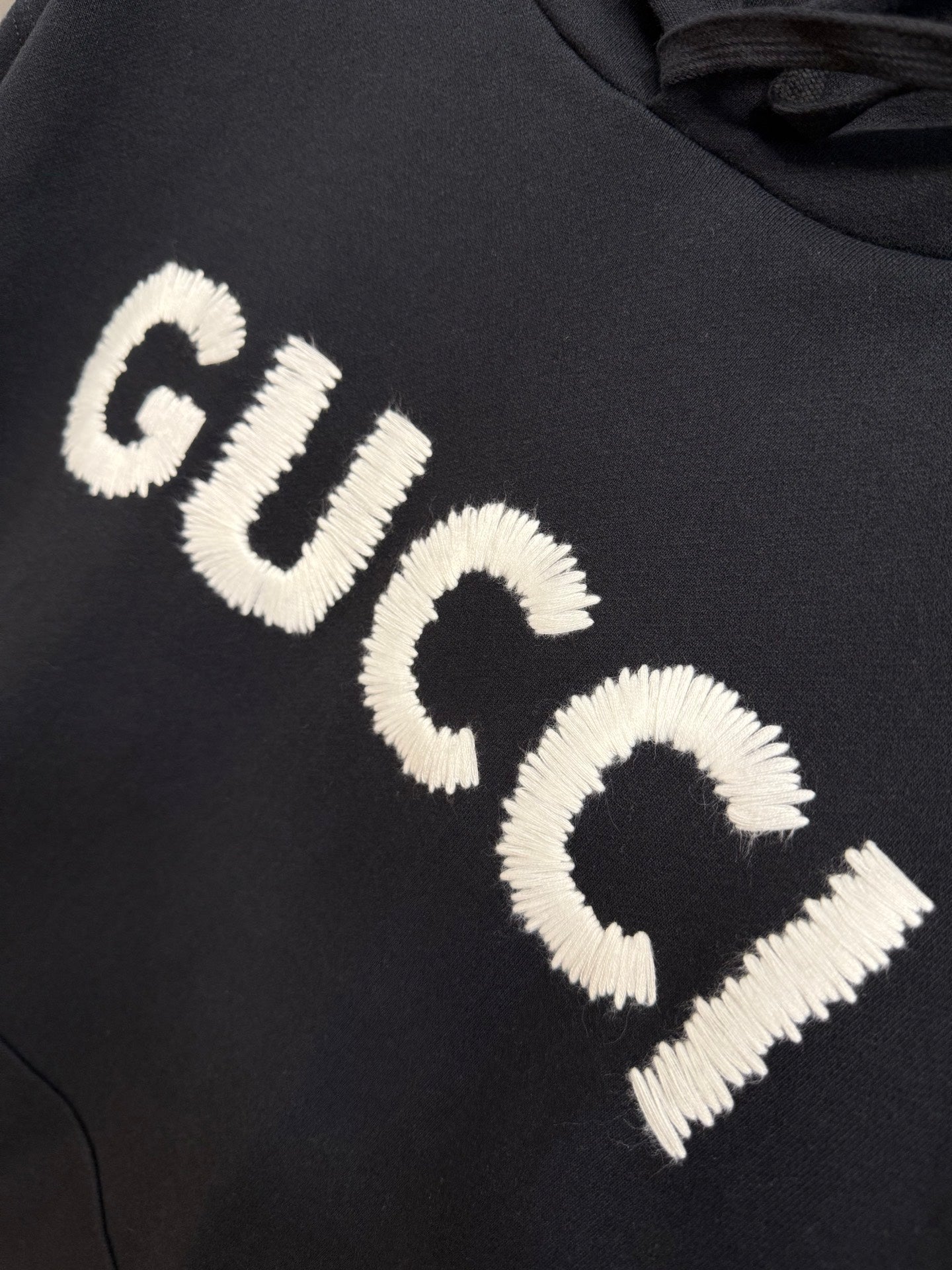 브러시드 후드 (brushed hood)