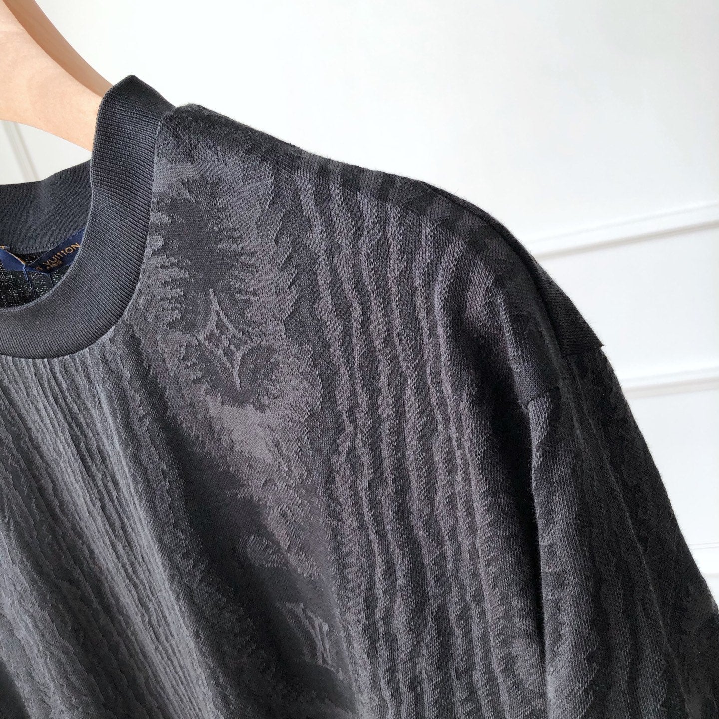 다크 자카드티셔츠 (Dark jacquard t-shirt)