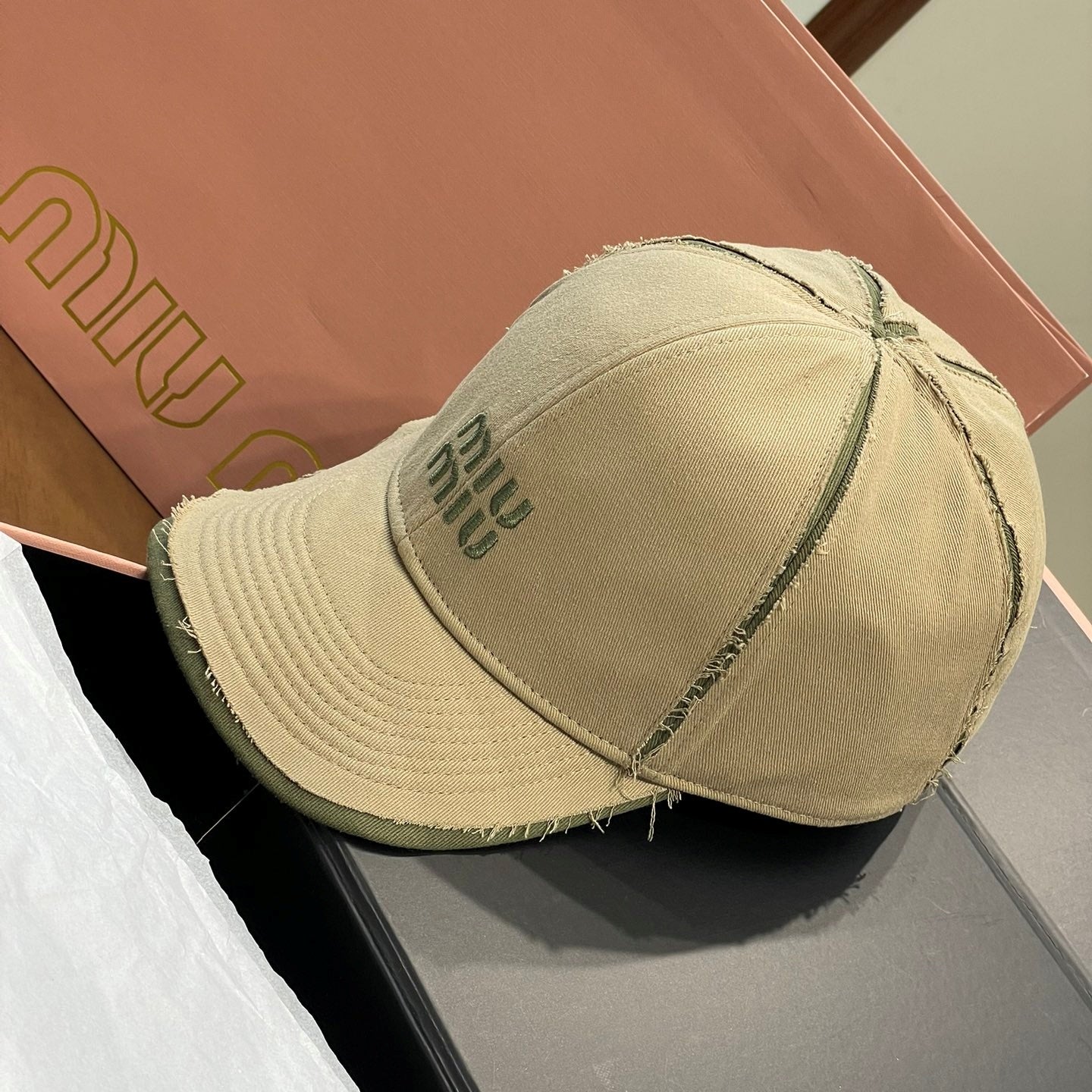 스티칭 볼캡 (Stitching ball cap)