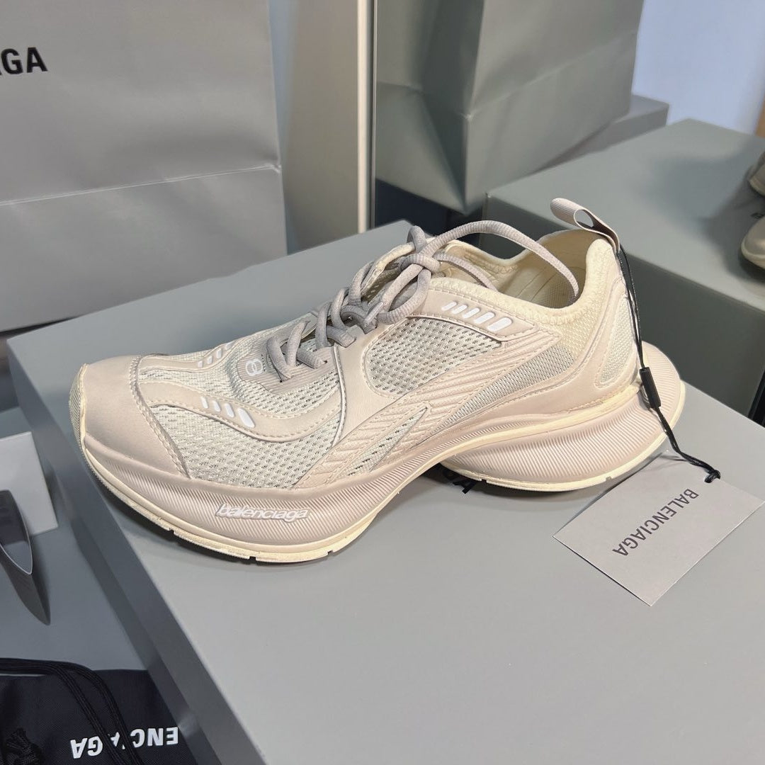 서킷스니커즈 (Circuit Sneakers)