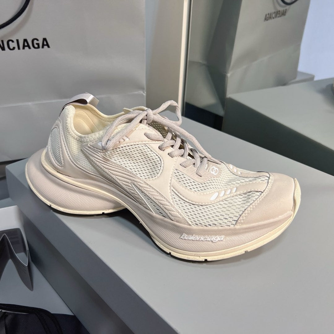 서킷스니커즈 (Circuit Sneakers)
