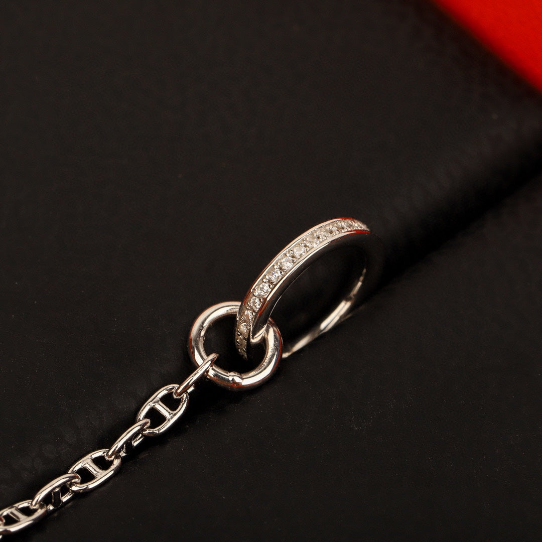 돼지코 팔찌 (pig nose bracelet)