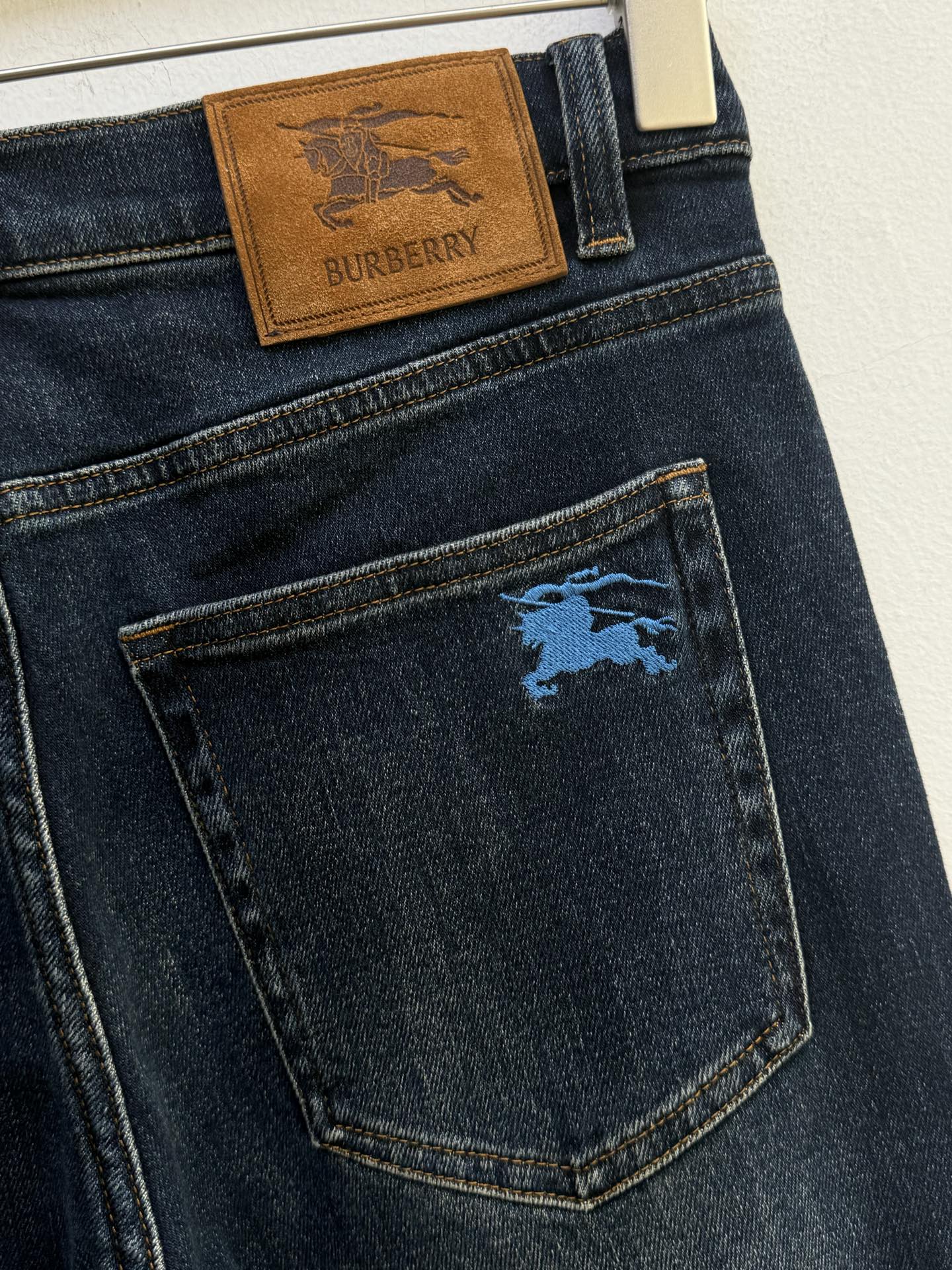 자수 5포켓 청바지 (5-pocket jeans)