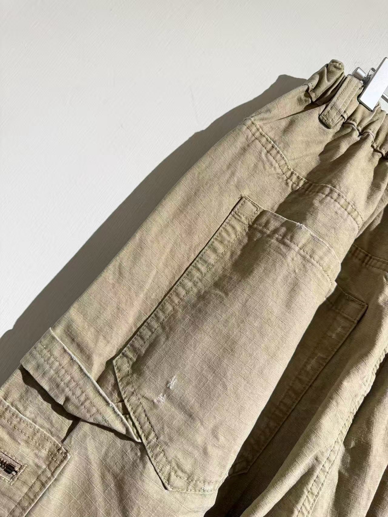 멀티포켓 카고 팬츠 (Multi-pocket cargo pants)