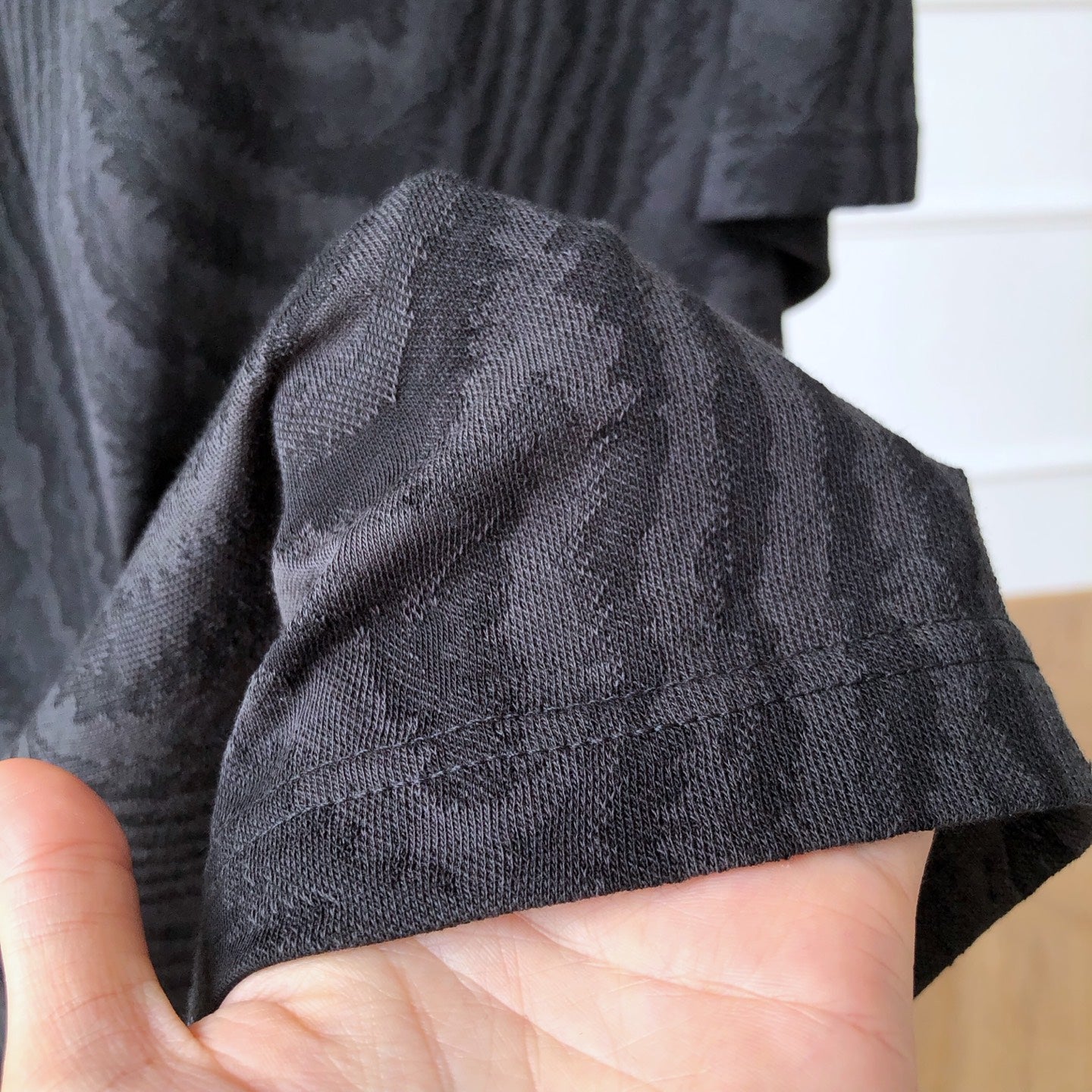 다크 자카드티셔츠 (Dark jacquard t-shirt)