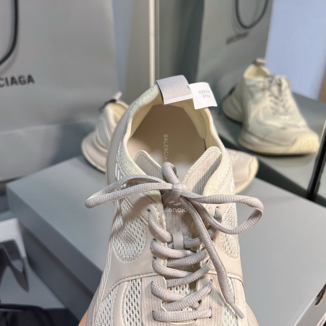 서킷스니커즈 (Circuit Sneakers)