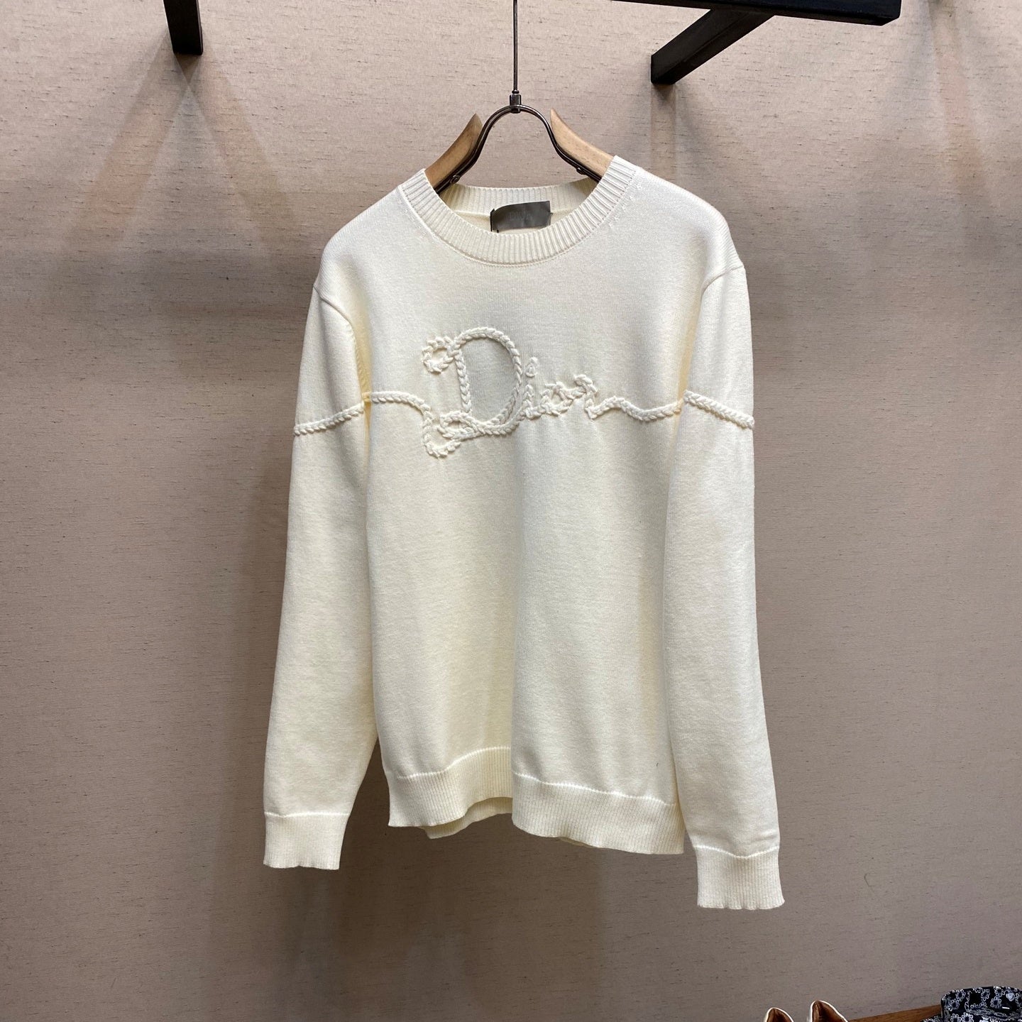 리브드 니트티 (Ribbed knit tee)