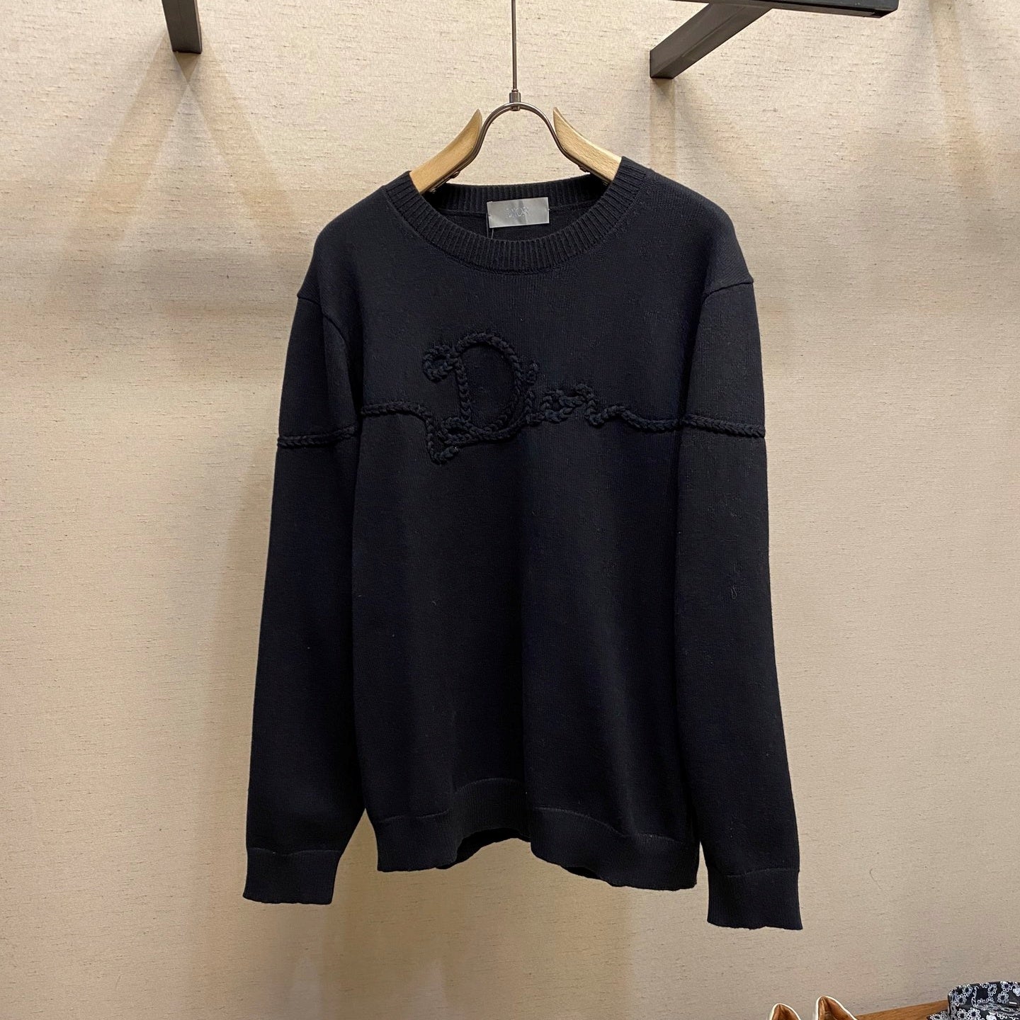 리브드 니트티 (Ribbed knit tee)
