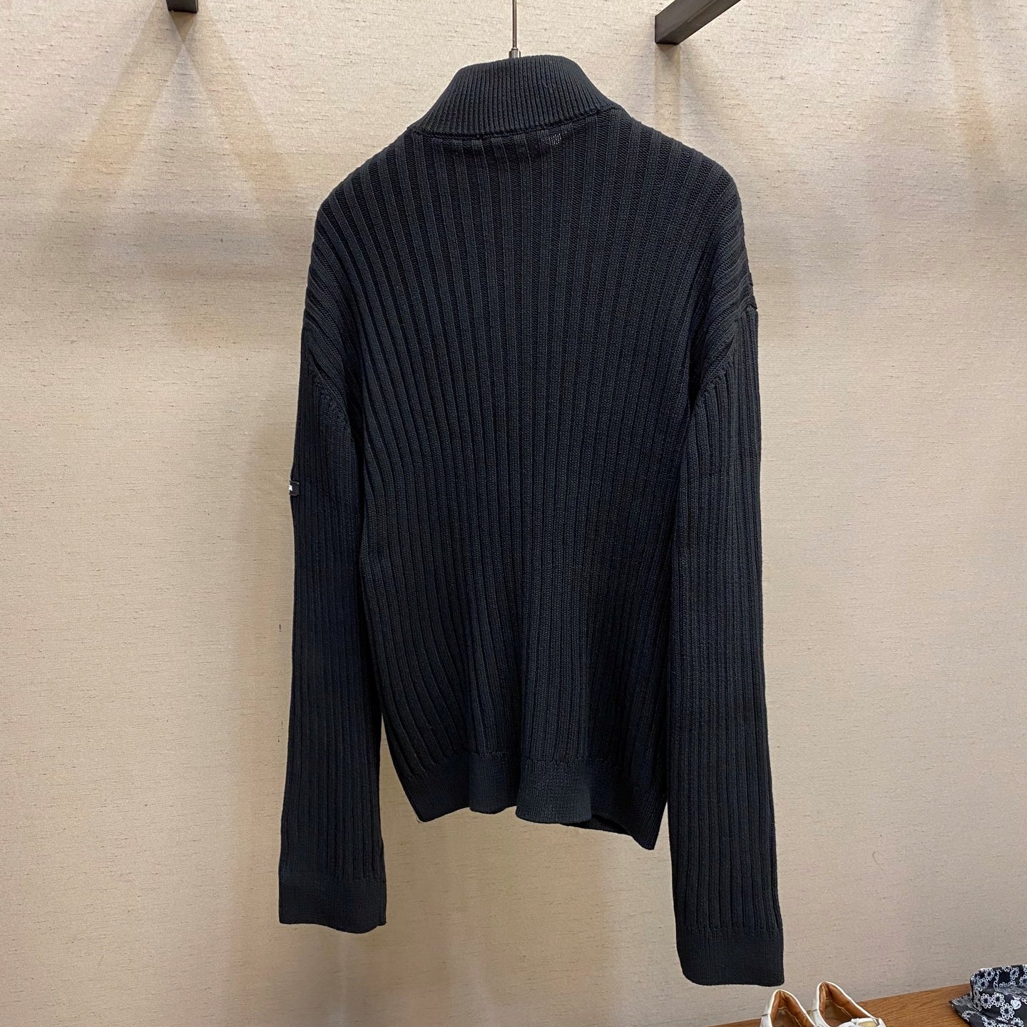 하이넥 티셔츠 (high neck t-shirt)