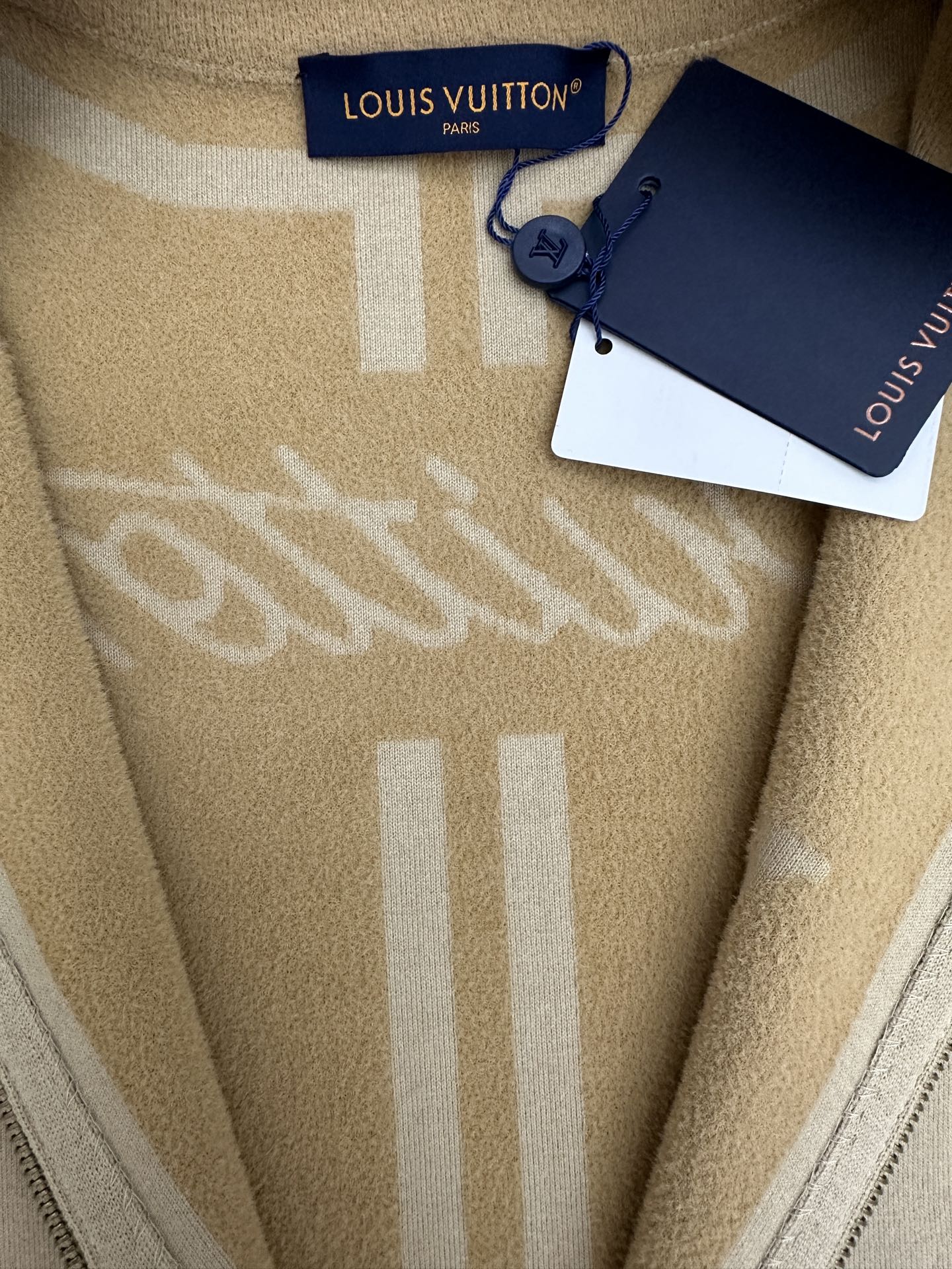 인타르시스 니트집업 (Intarsis knit zip-up)