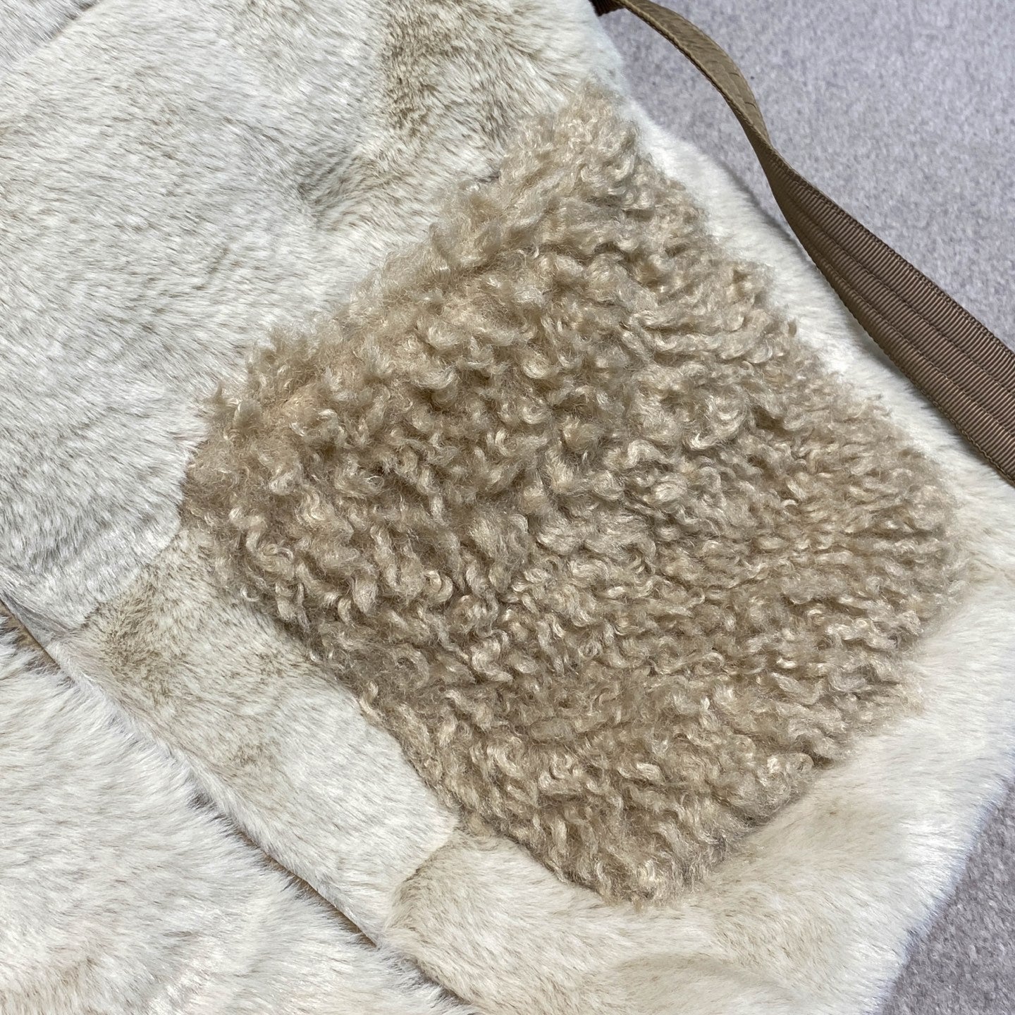 타이랩 퍼 다운조끼 (Tie-wrap fur down vest)