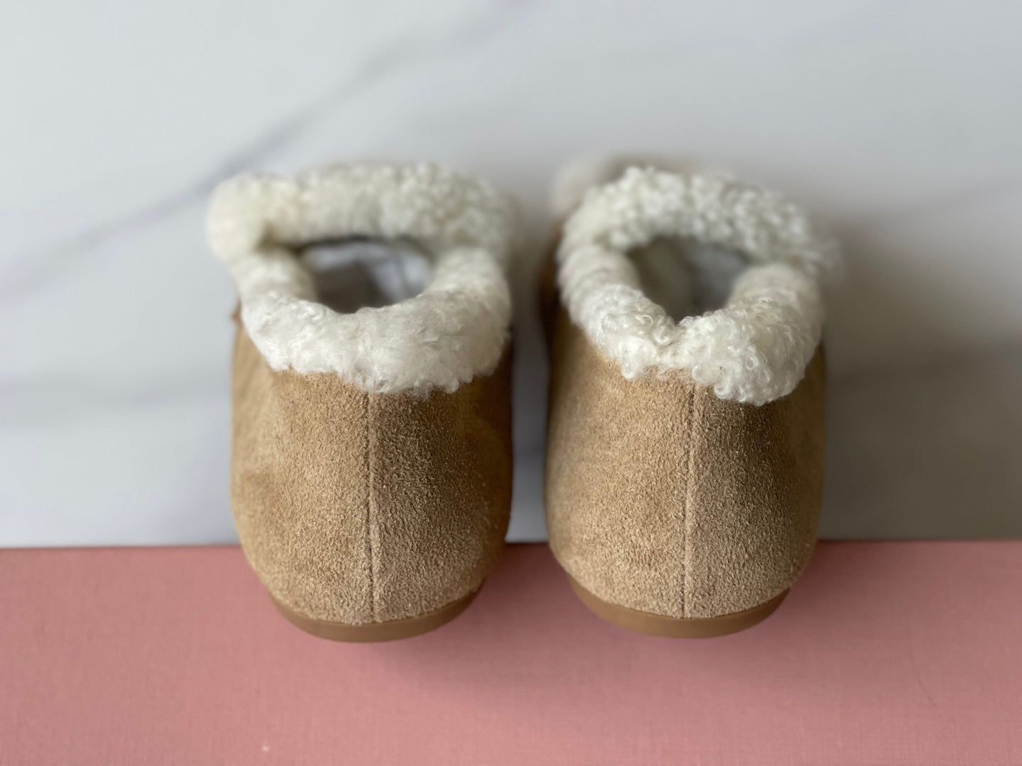 미우미우 로퍼 (Miu Miu loafers)