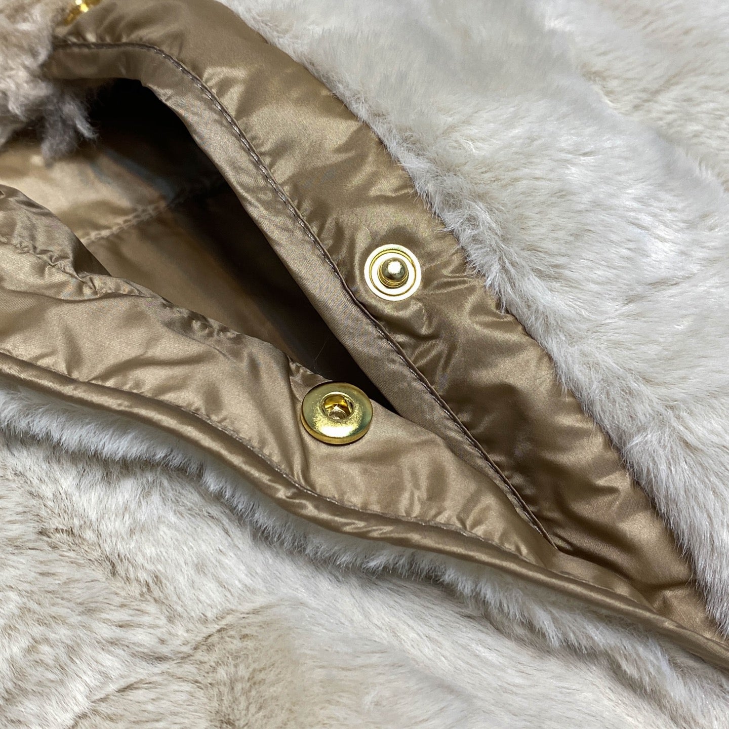 타이랩 퍼 다운조끼 (Tie-wrap fur down vest)