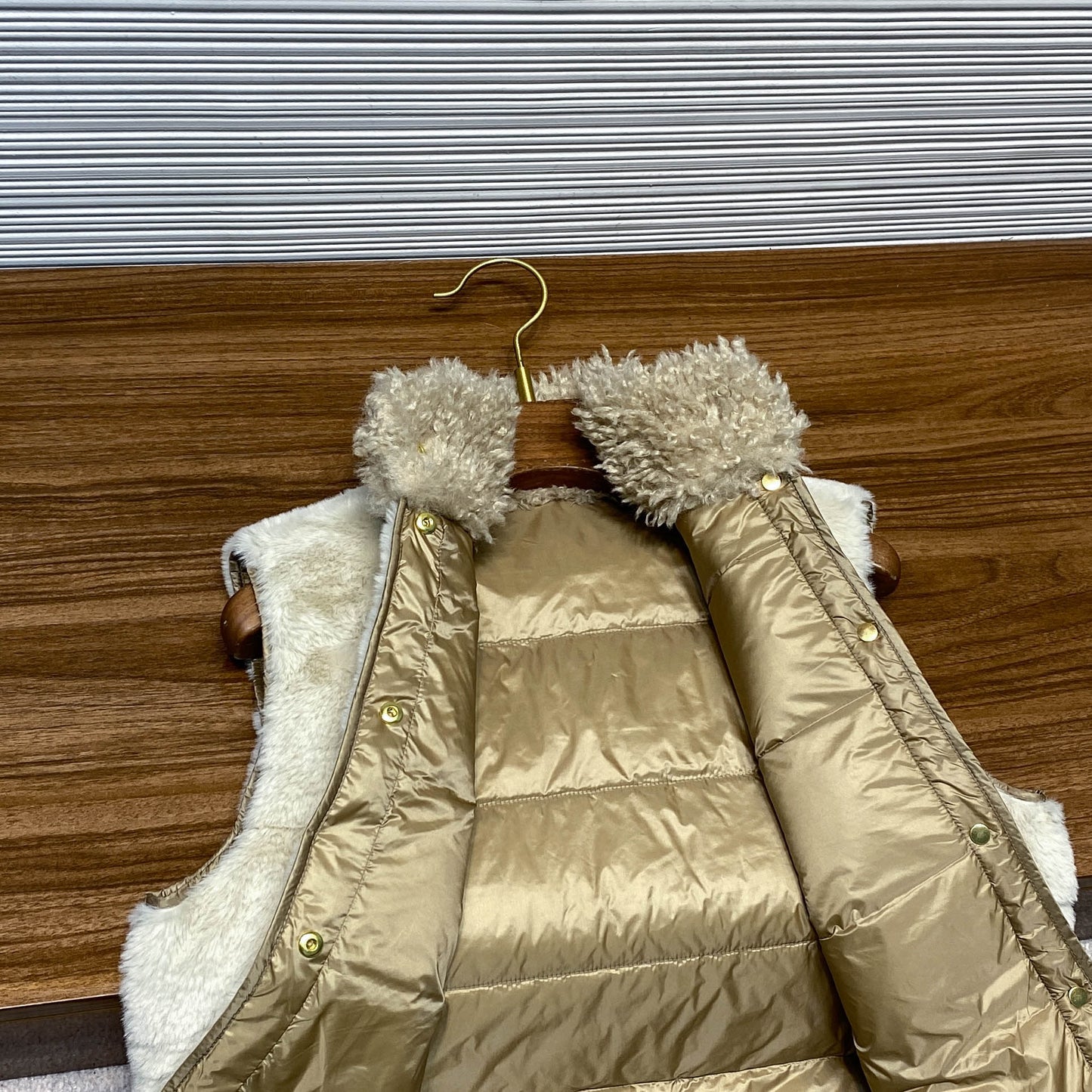 타이랩 퍼 다운조끼 (Tie-wrap fur down vest)