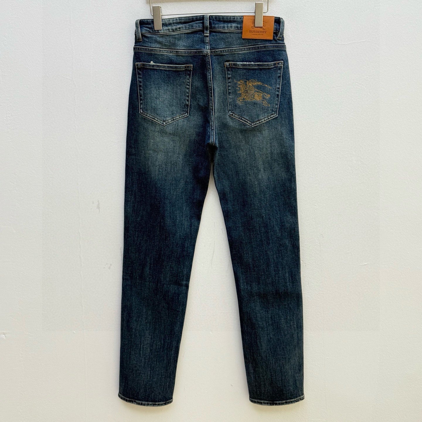 자수 5포켓 청바지 (5-pocket jeans)