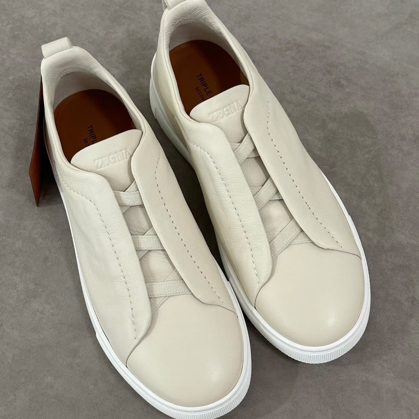 트리플 스티치 스니커즈 (Triple Stitch Sneakers)