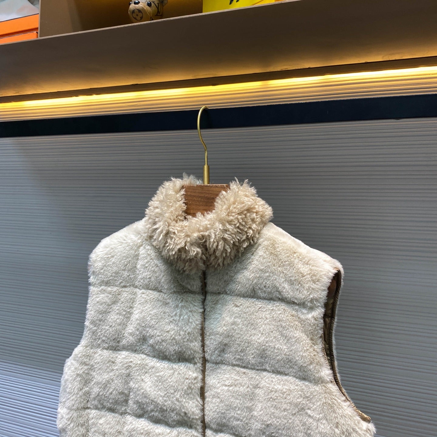 타이랩 퍼 다운조끼 (Tie-wrap fur down vest)