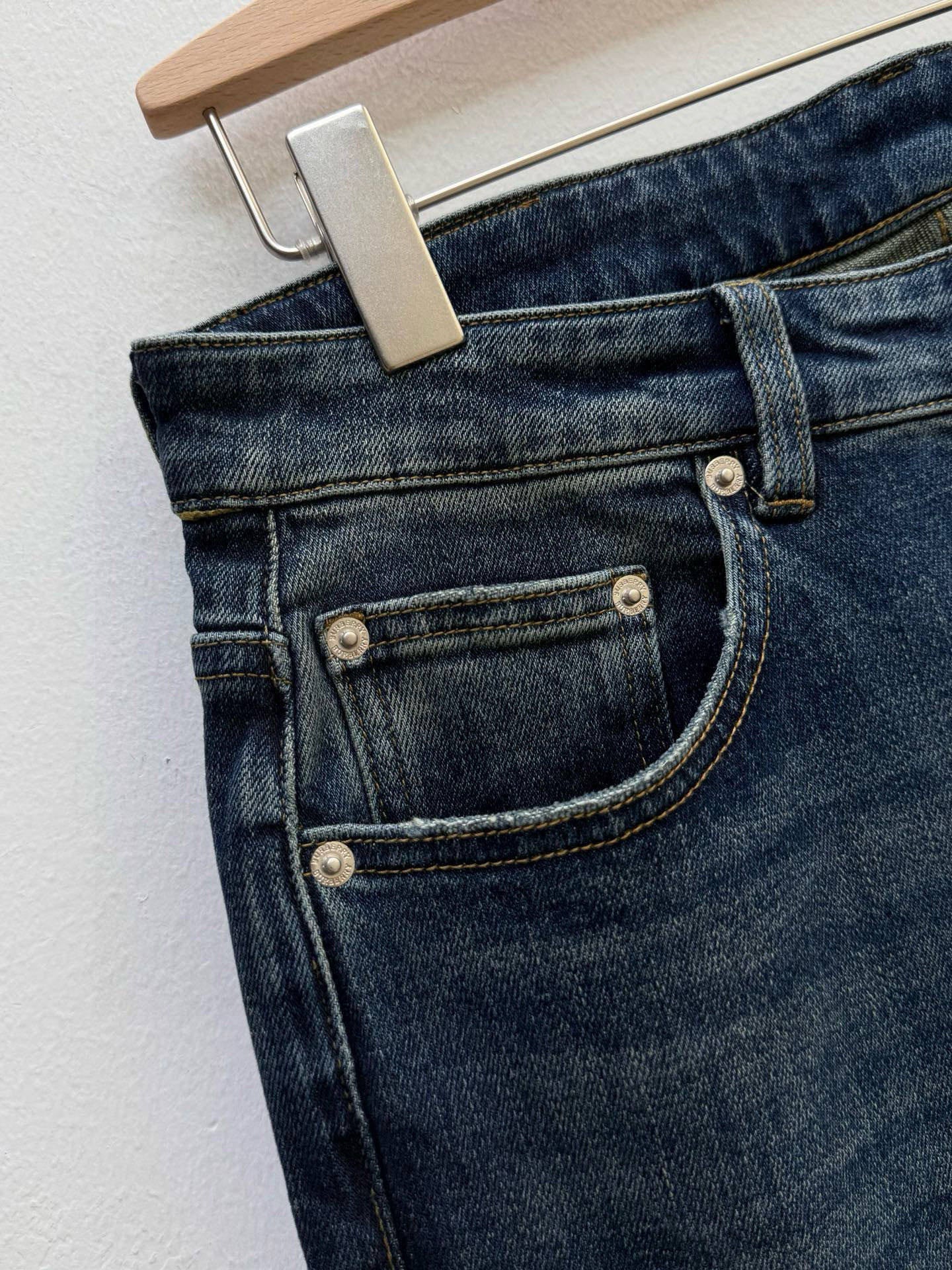 자수 5포켓 청바지 (5-pocket jeans)