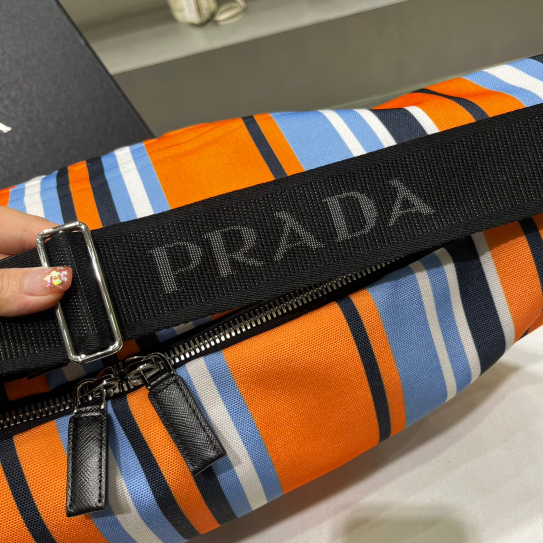 캔버스 크로스바디 백 (Canvas Crossbody Bag)