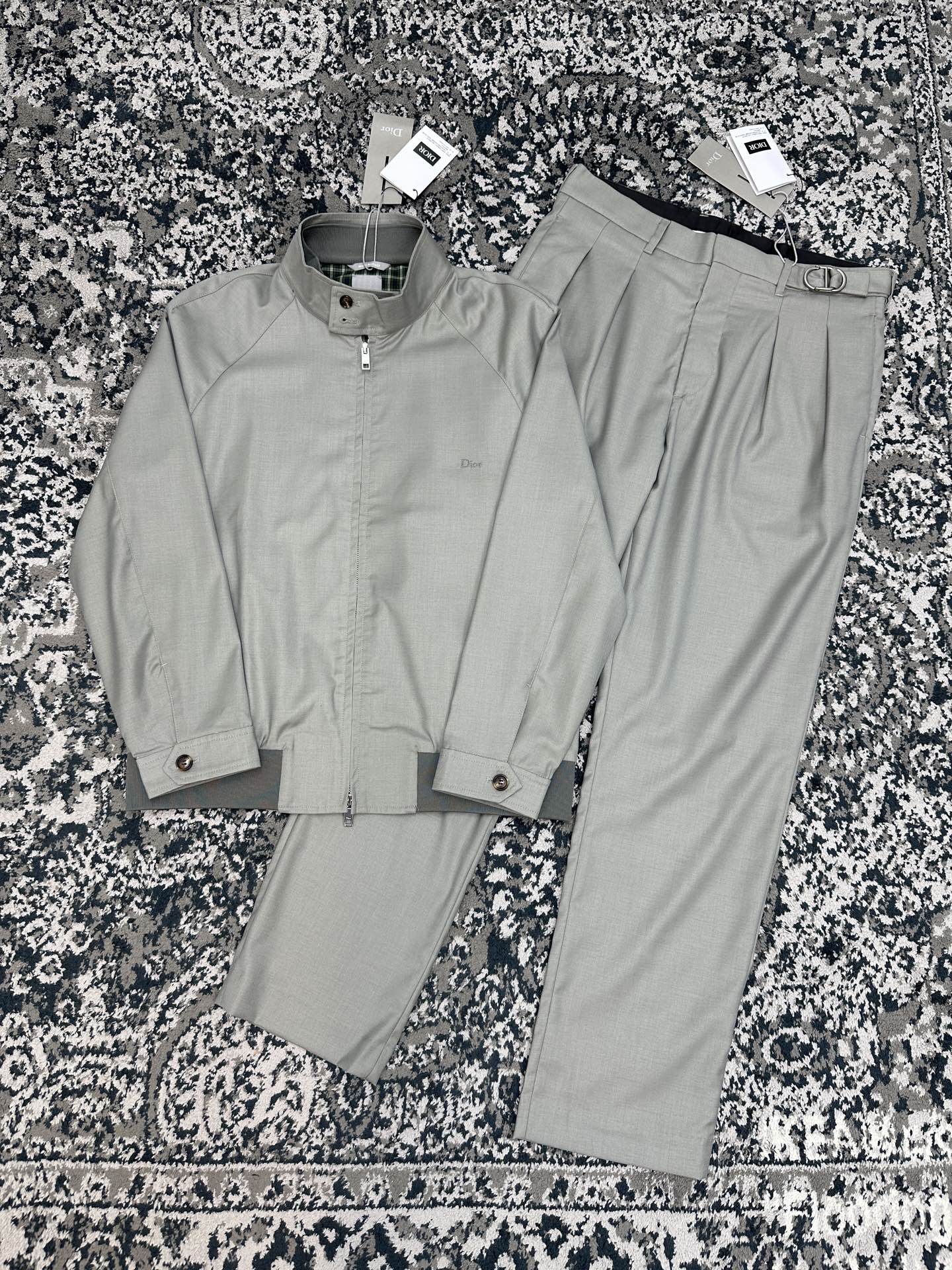 스탠드 칼라 셋업 (Stand-collar co-ord set)