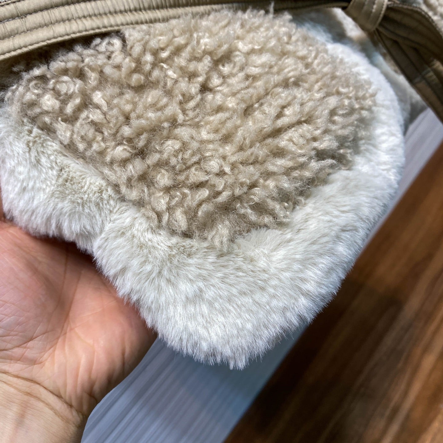 타이랩 퍼 다운조끼 (Tie-wrap fur down vest)