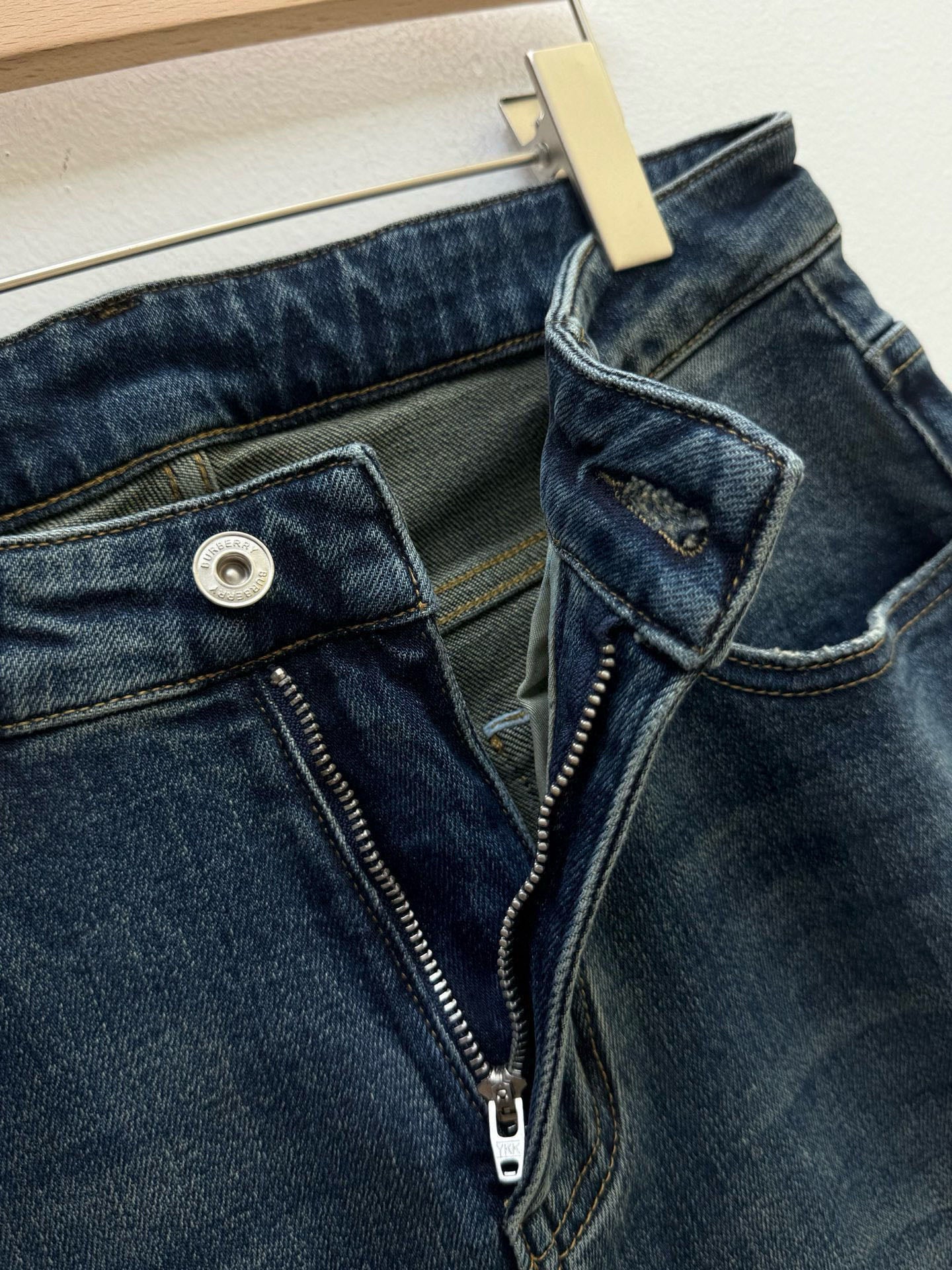 자수 5포켓 청바지 (5-pocket jeans)