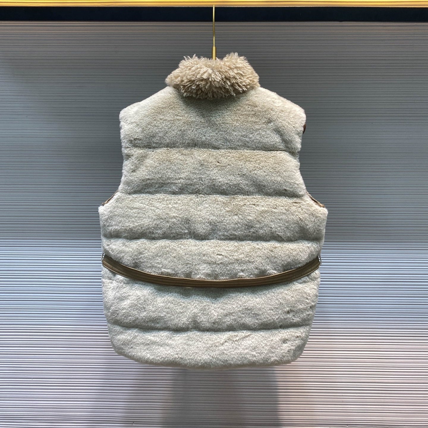 타이랩 퍼 다운조끼 (Tie-wrap fur down vest)
