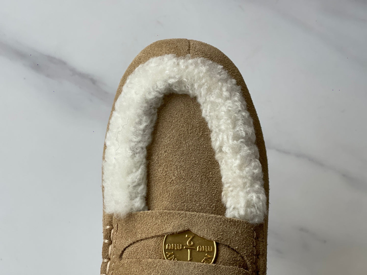 미우미우 로퍼 (Miu Miu loafers)