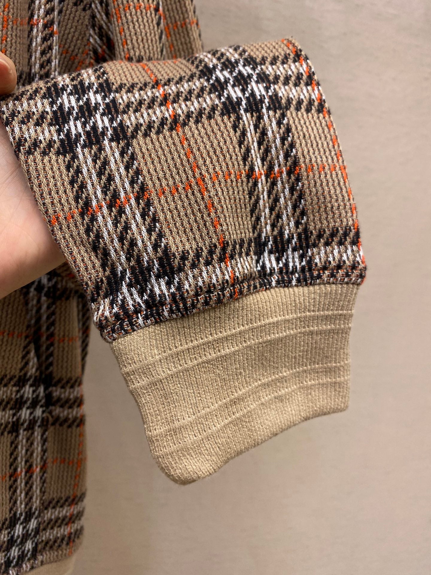 블렌드 집업가디건 (Blended zip-up cardigan)