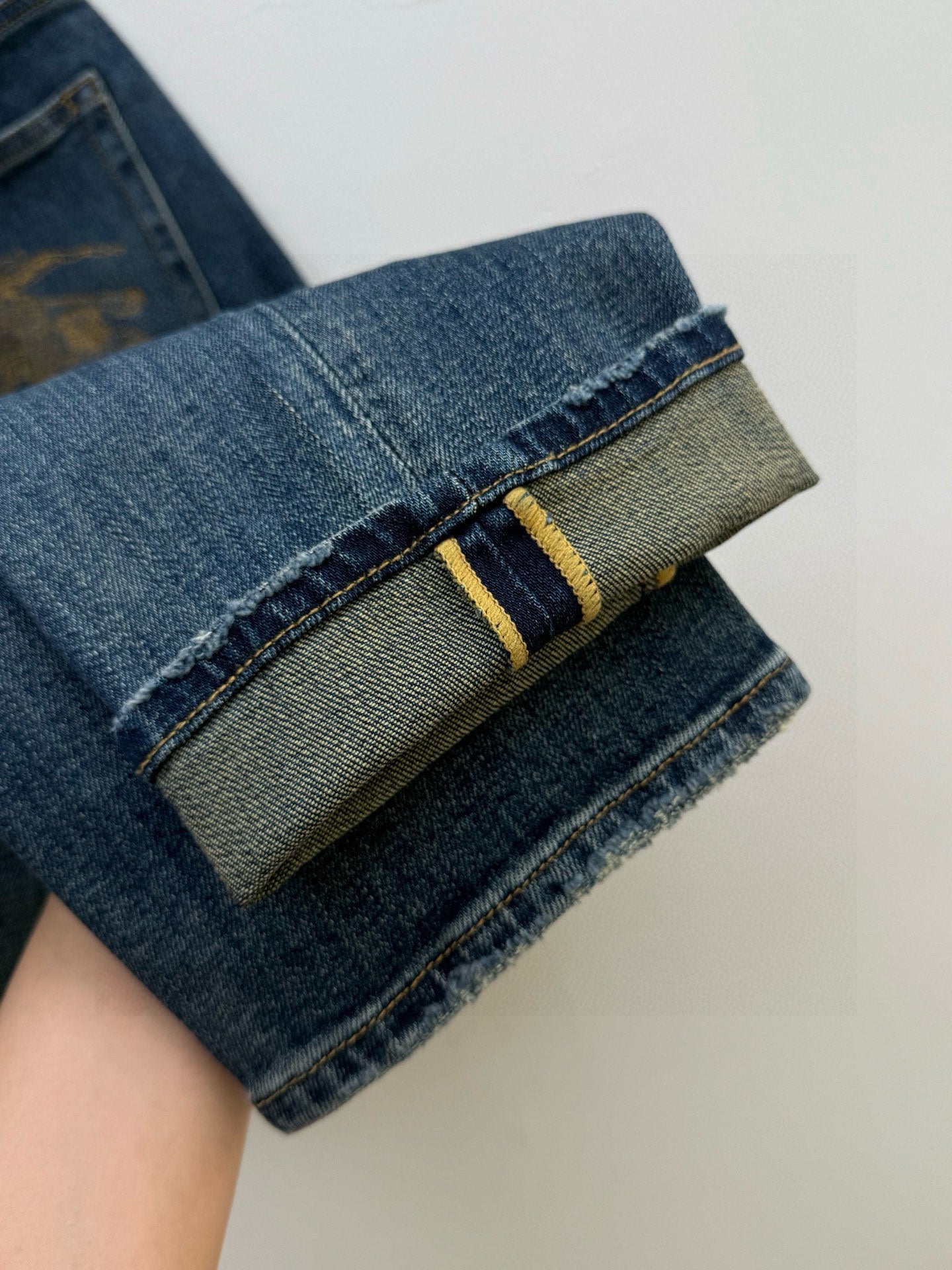 자수 5포켓 청바지 (5-pocket jeans)