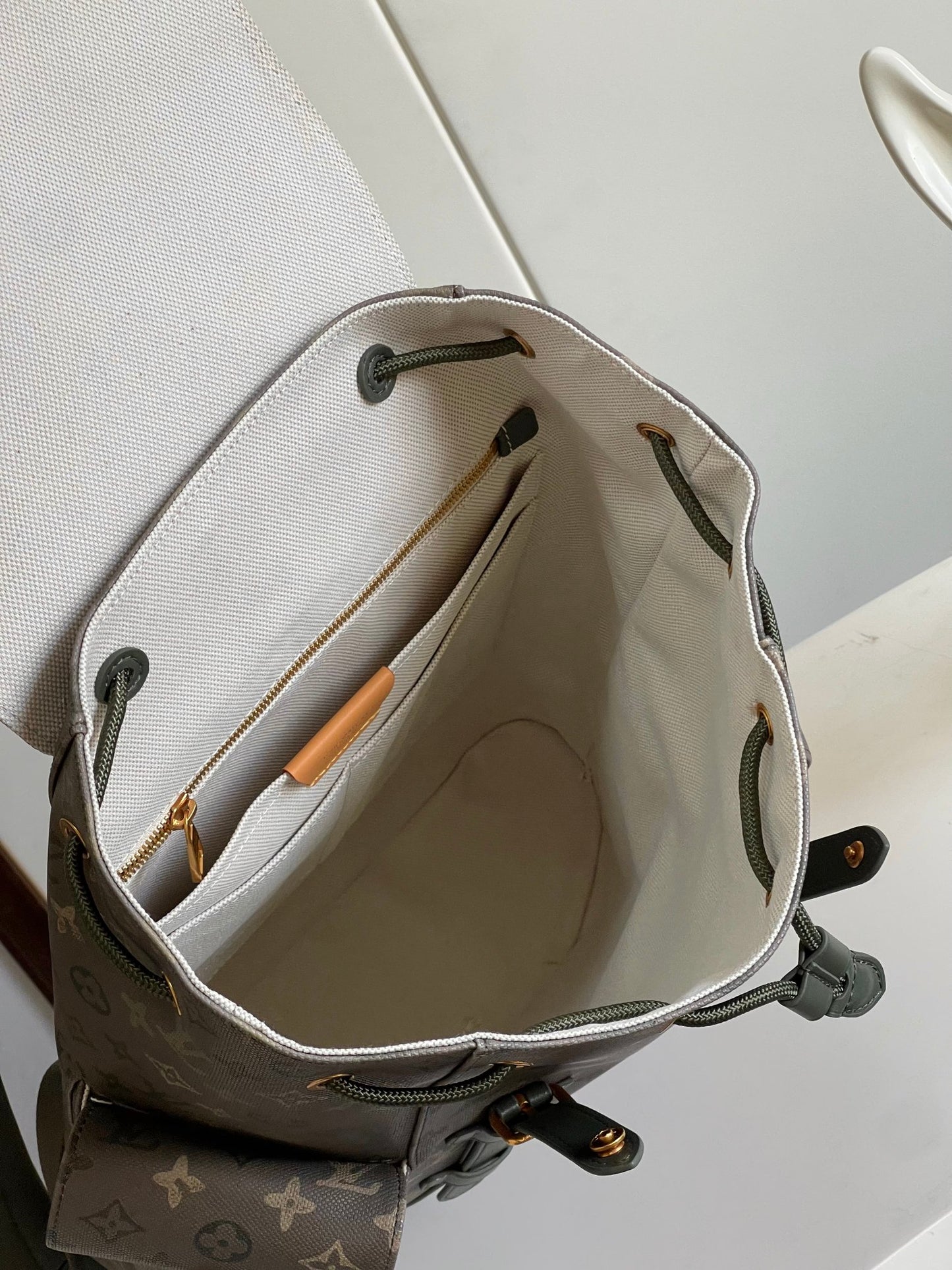 크리스토퍼 백팩 (Christopher Backpack)