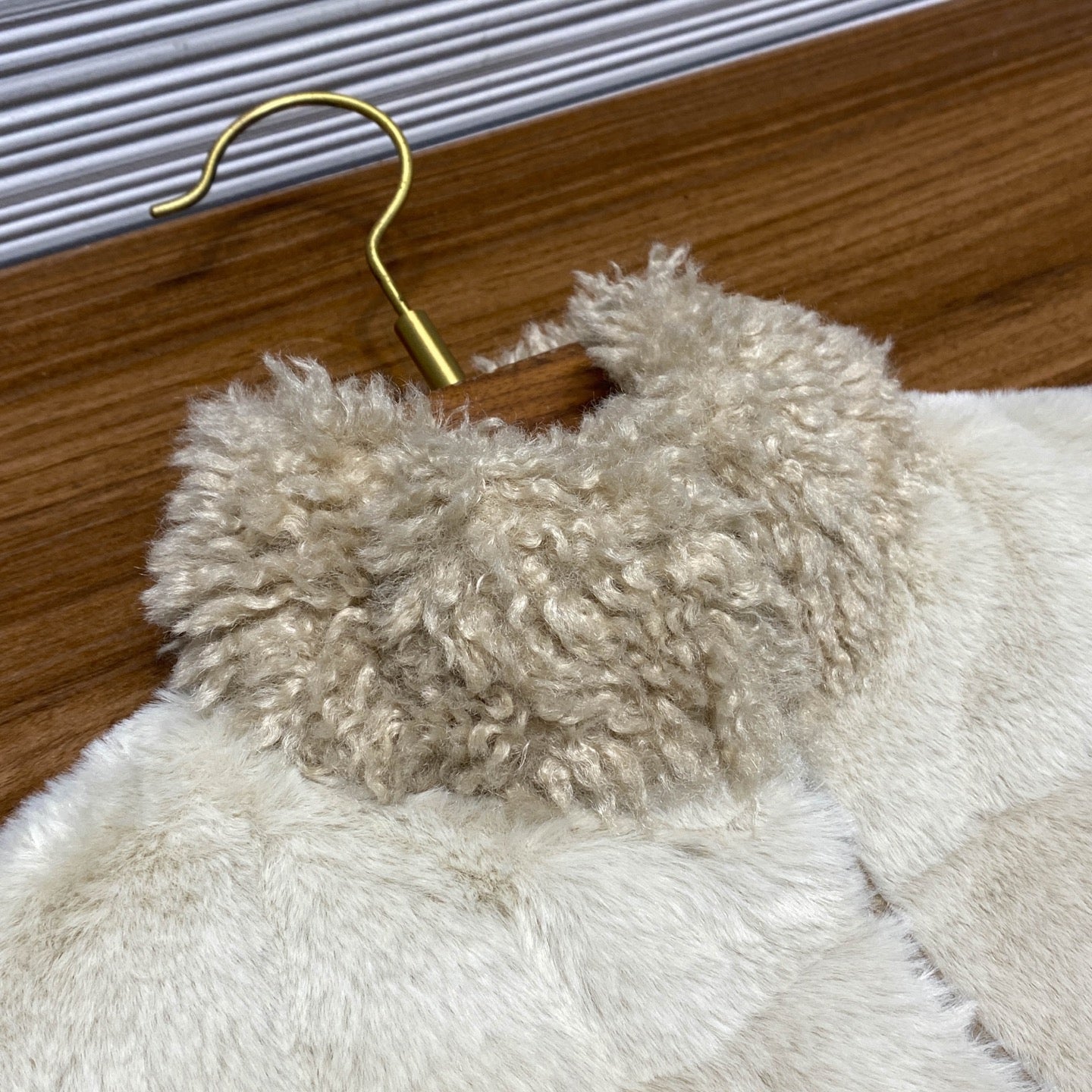 타이랩 퍼 다운조끼 (Tie-wrap fur down vest)