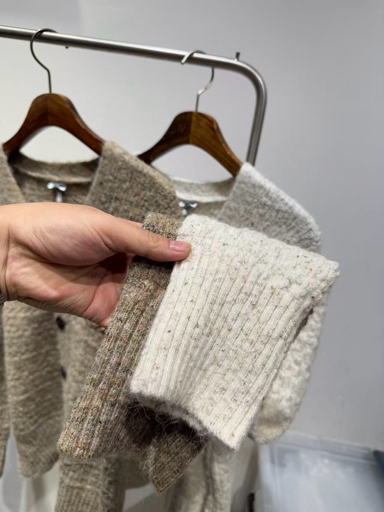 직조 니트가디건 (Woven knit cardigan)