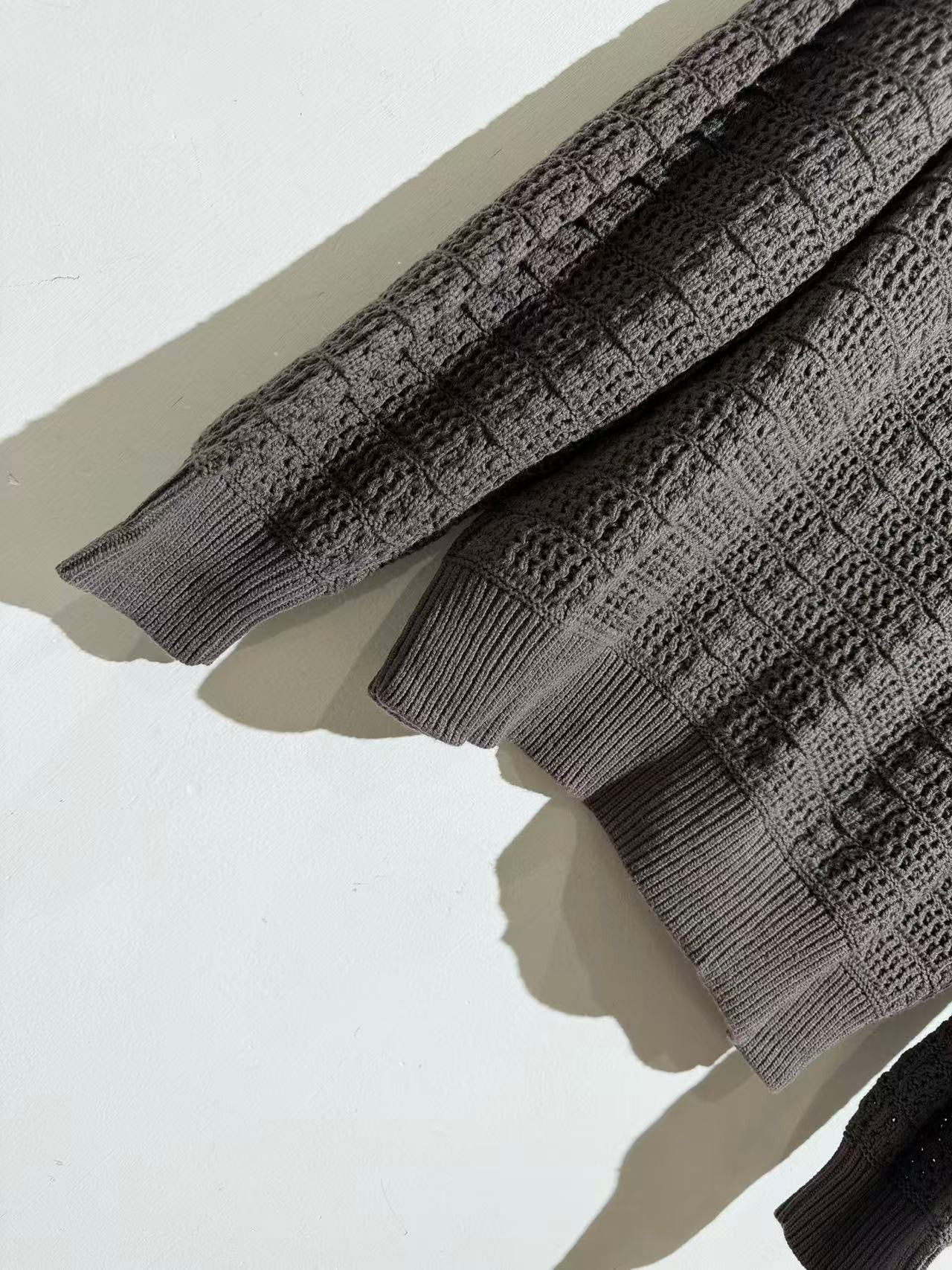 블랙카라 니트 가디건 (Black Collared Knit Cardigan)