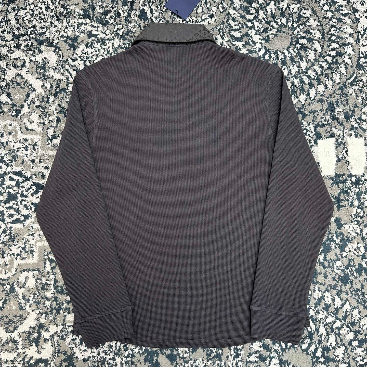 롱 슬리브드 폴로 셔츠 (Long-sleeved polo shirt)