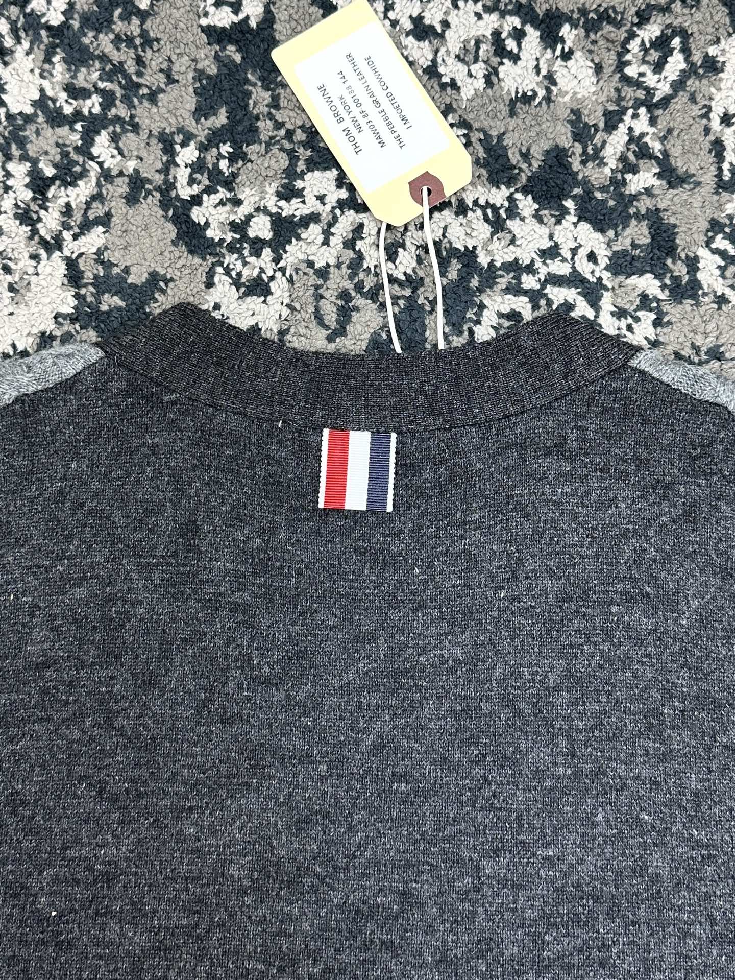 케이블 스티치 가디건 (Color-block knit cardigan)