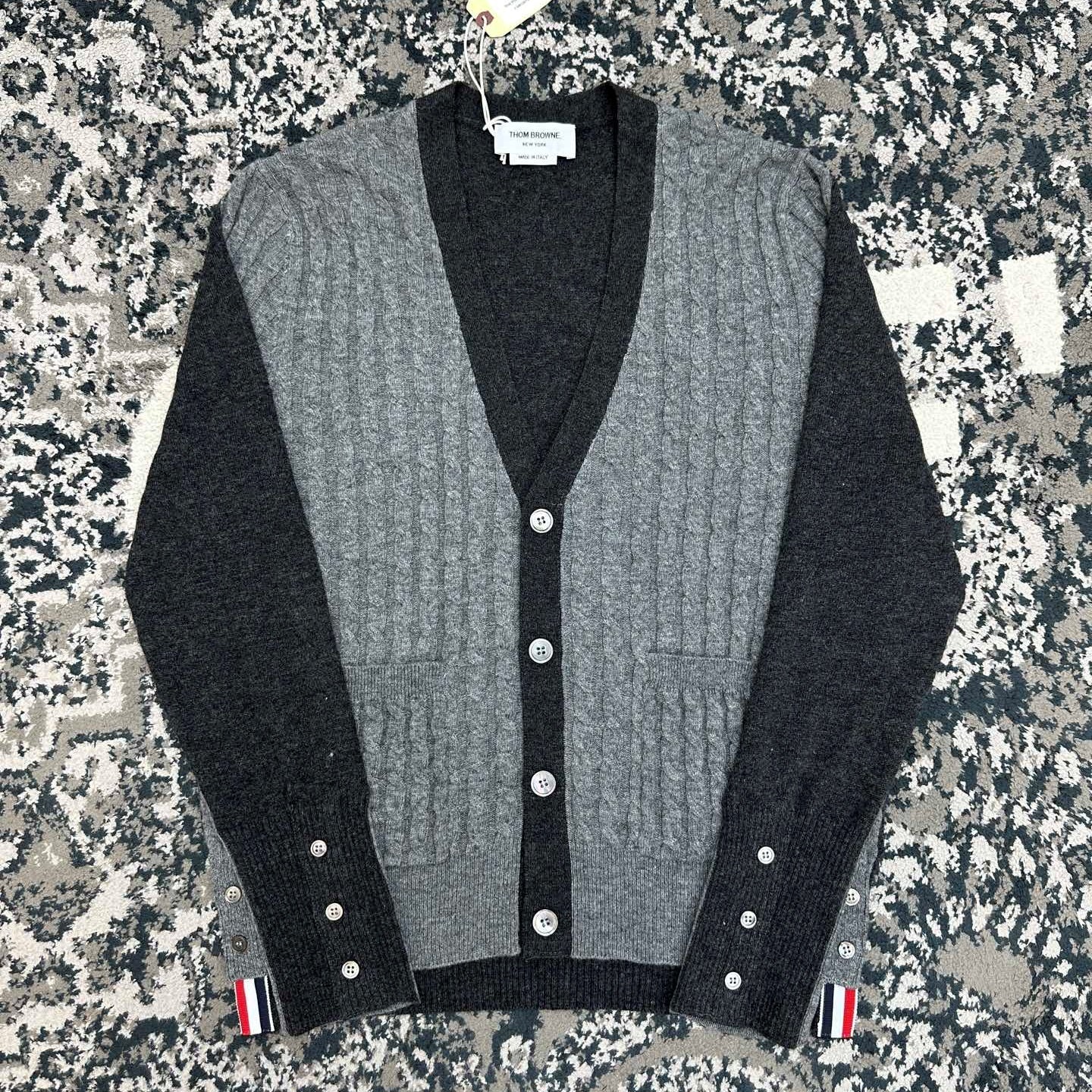 케이블 스티치 가디건 (Color-block knit cardigan)