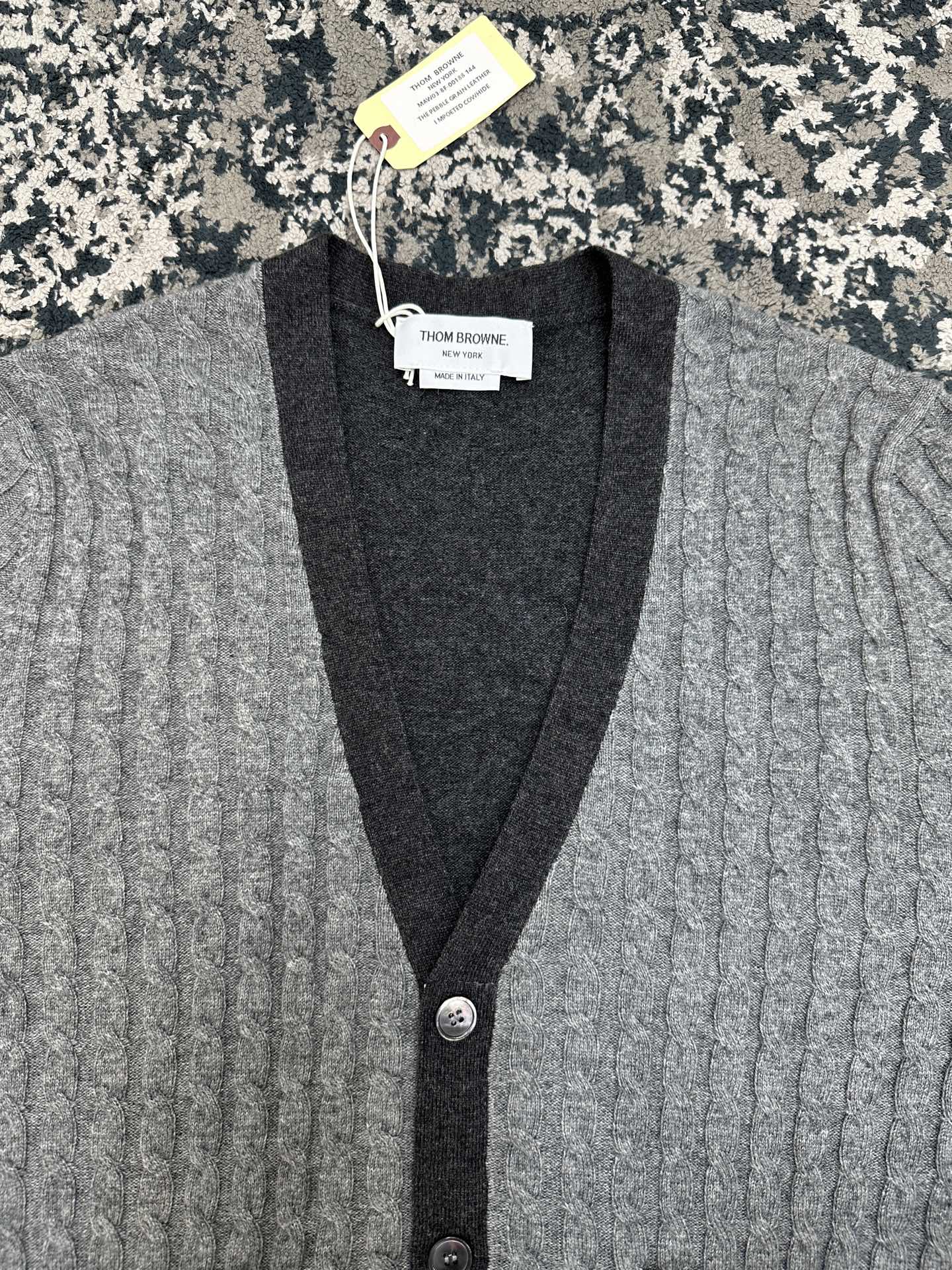 케이블 스티치 가디건 (Color-block knit cardigan)