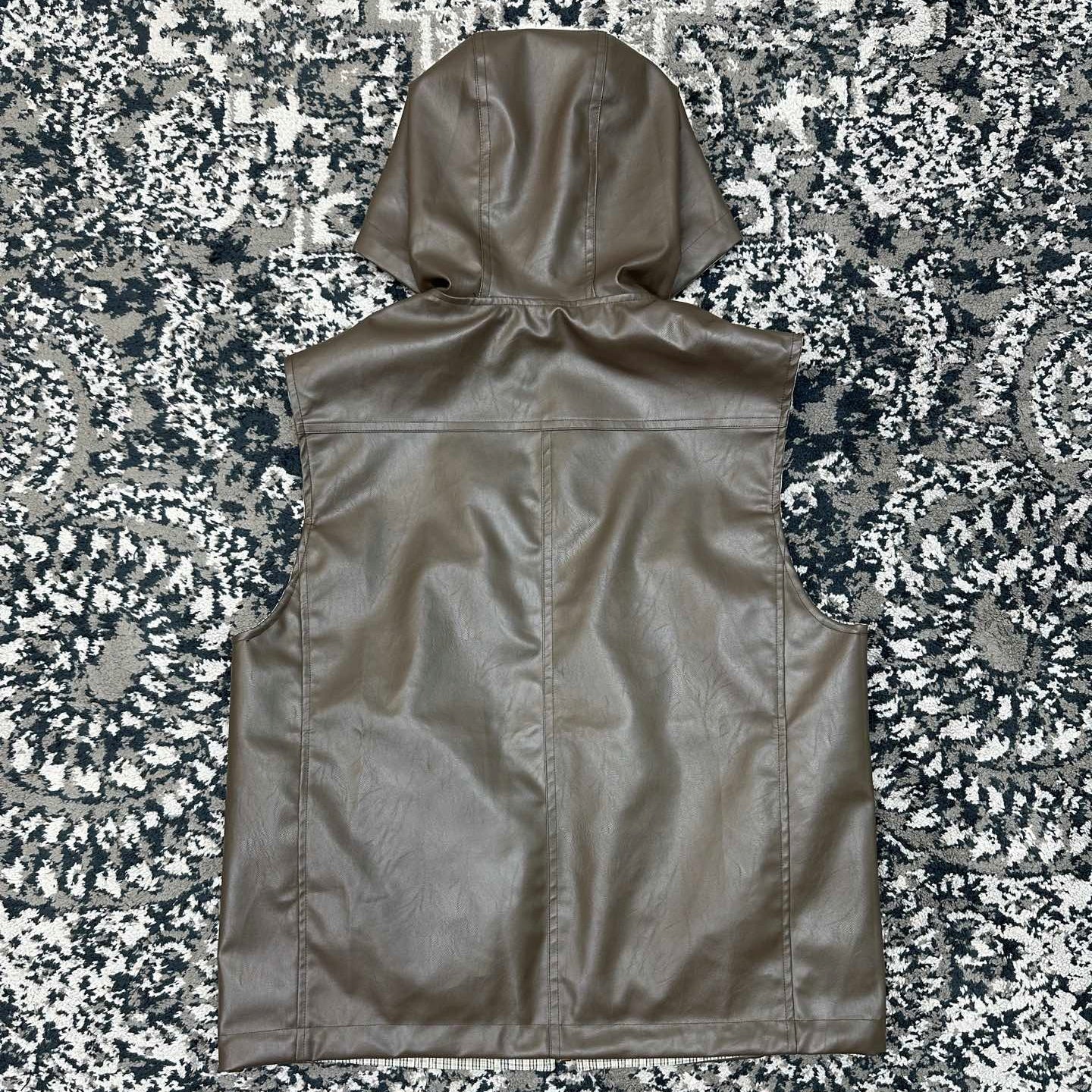 리버서블 후드 베스트 (Reversible Hooded Vest)
